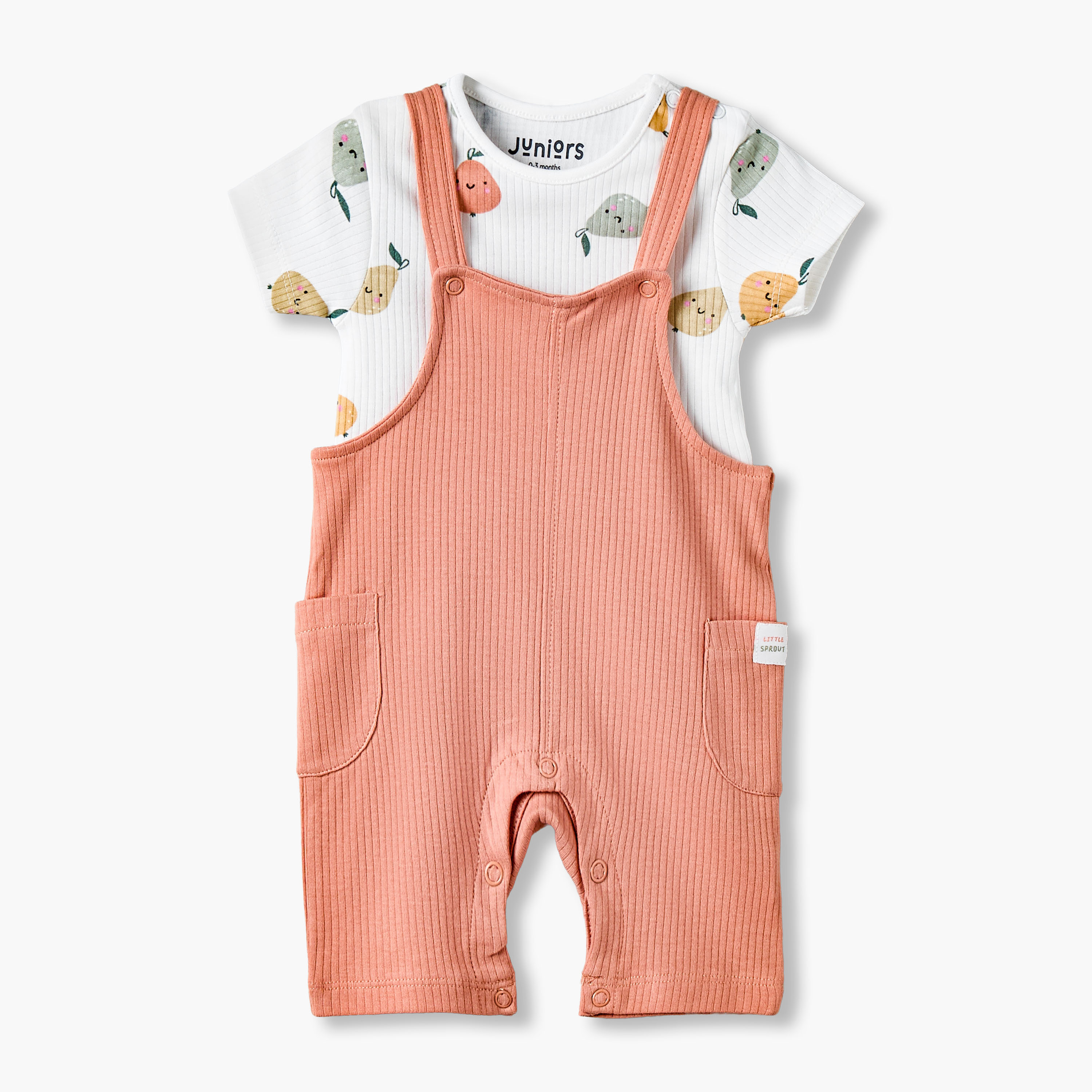 طقم تيشيرت بياقة ضيقة وأكمام قصيرة مع دنغري بطبعات فواكه من جونيورز-baby-boys-clothing-setsandcoords-image-2