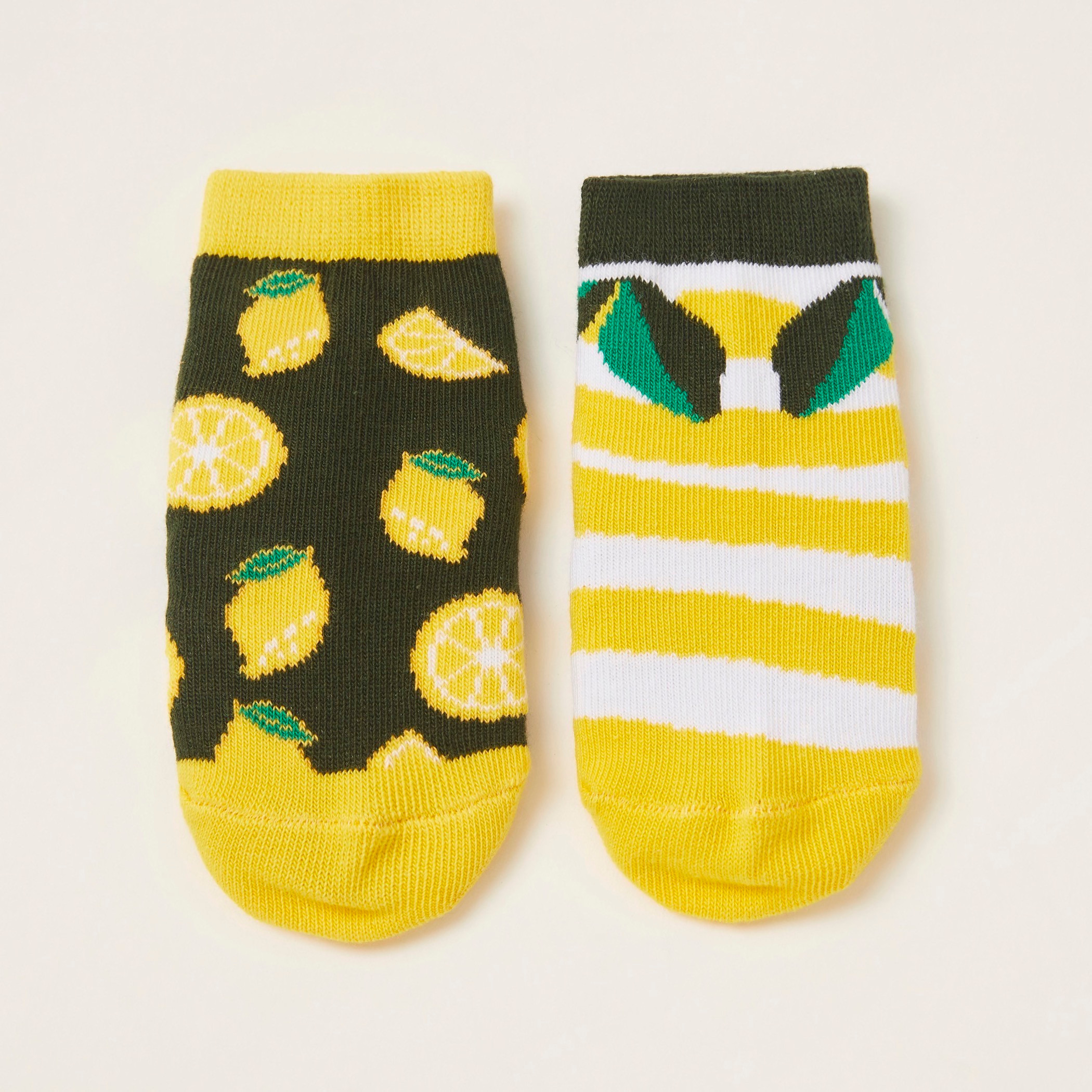 جورب بطبعات وأطراف مطّاطيّة من جونيورز-promo_babyshop_Buy3for1_OMN230426-image-1