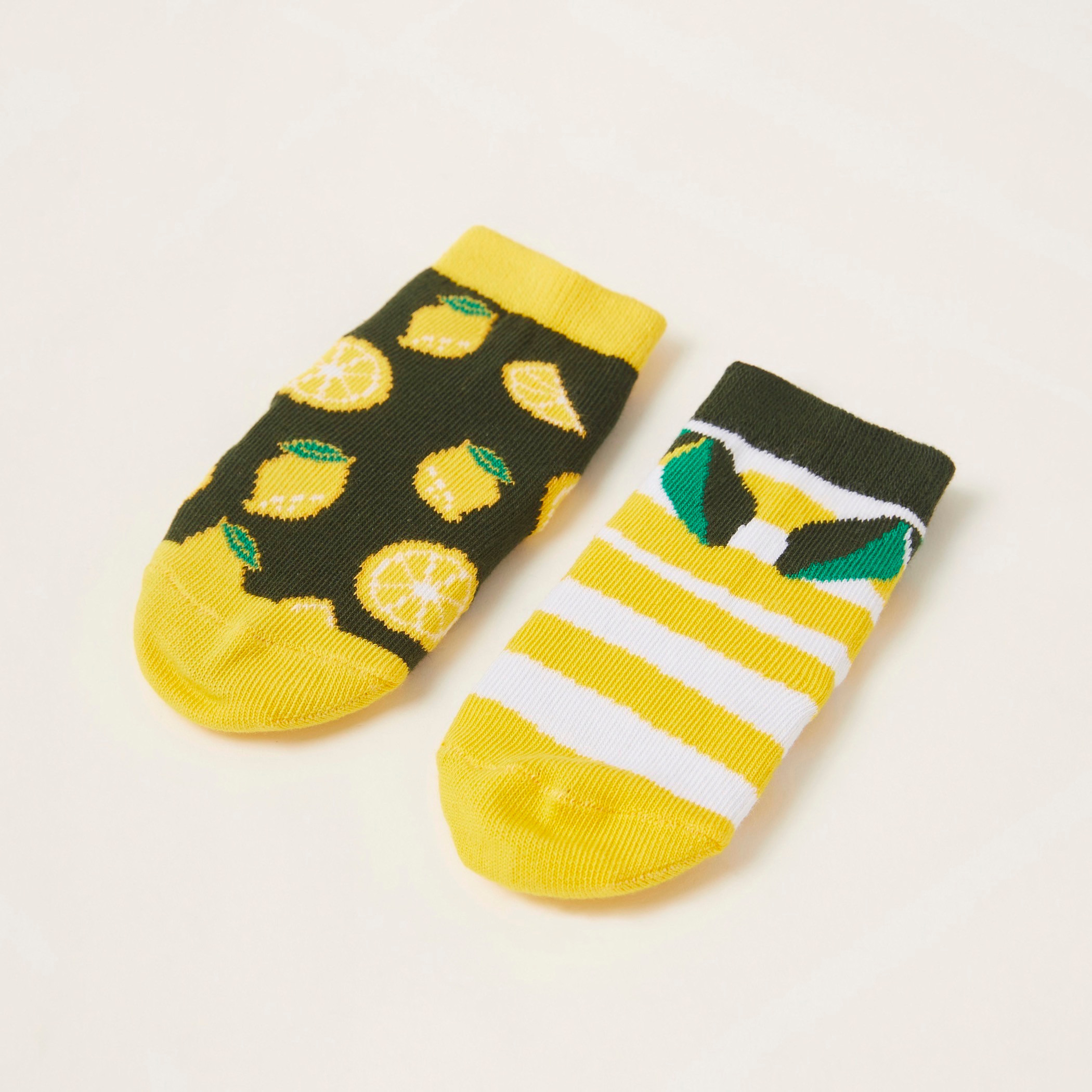 جورب بطبعات وأطراف مطّاطيّة من جونيورز-promo_babyshop_Buy3for1_OMN230426-image-2