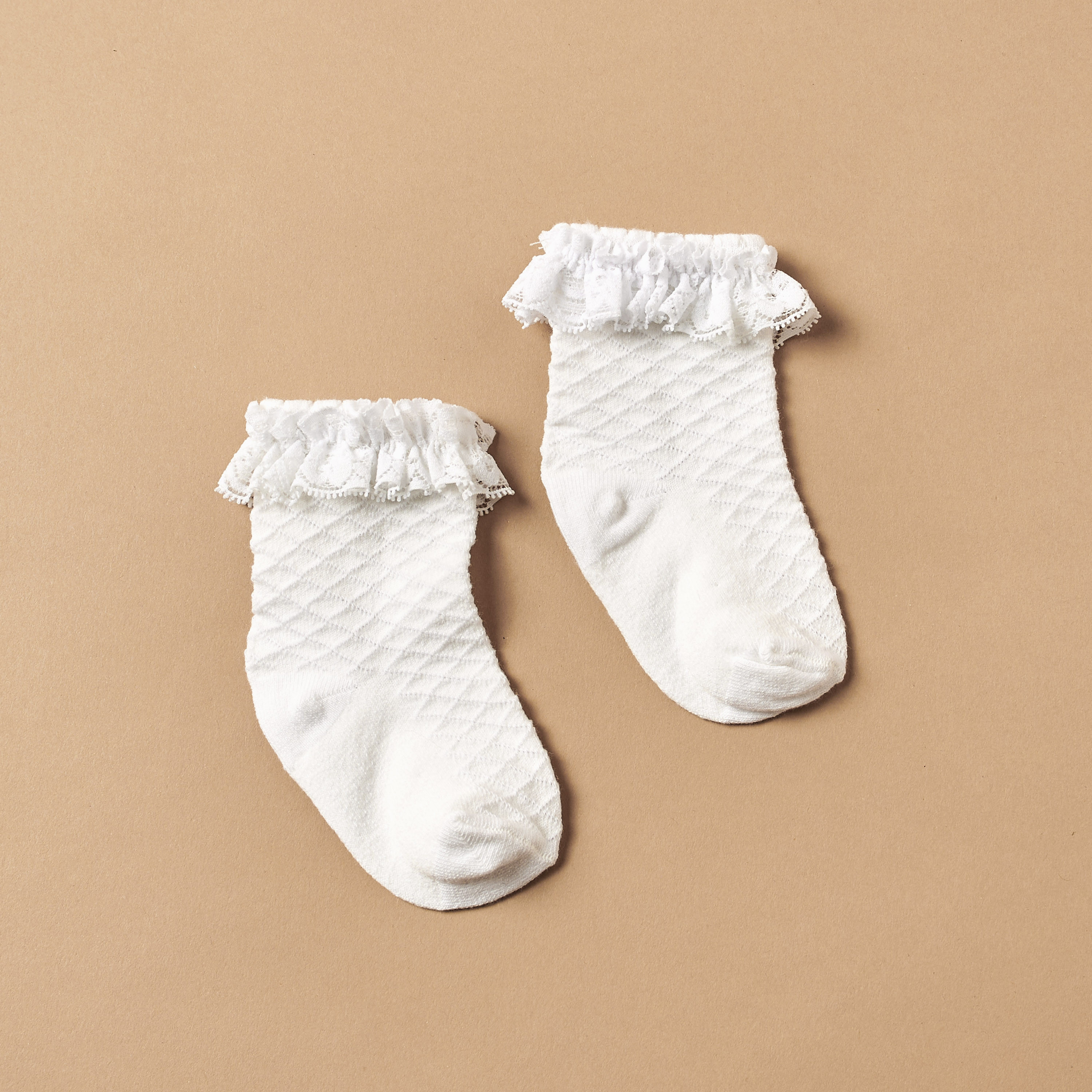 جوارب بارزة الملمس بتفاصيل كشكش من جيجلز-baby-girls-clothing-innerwear-image-1