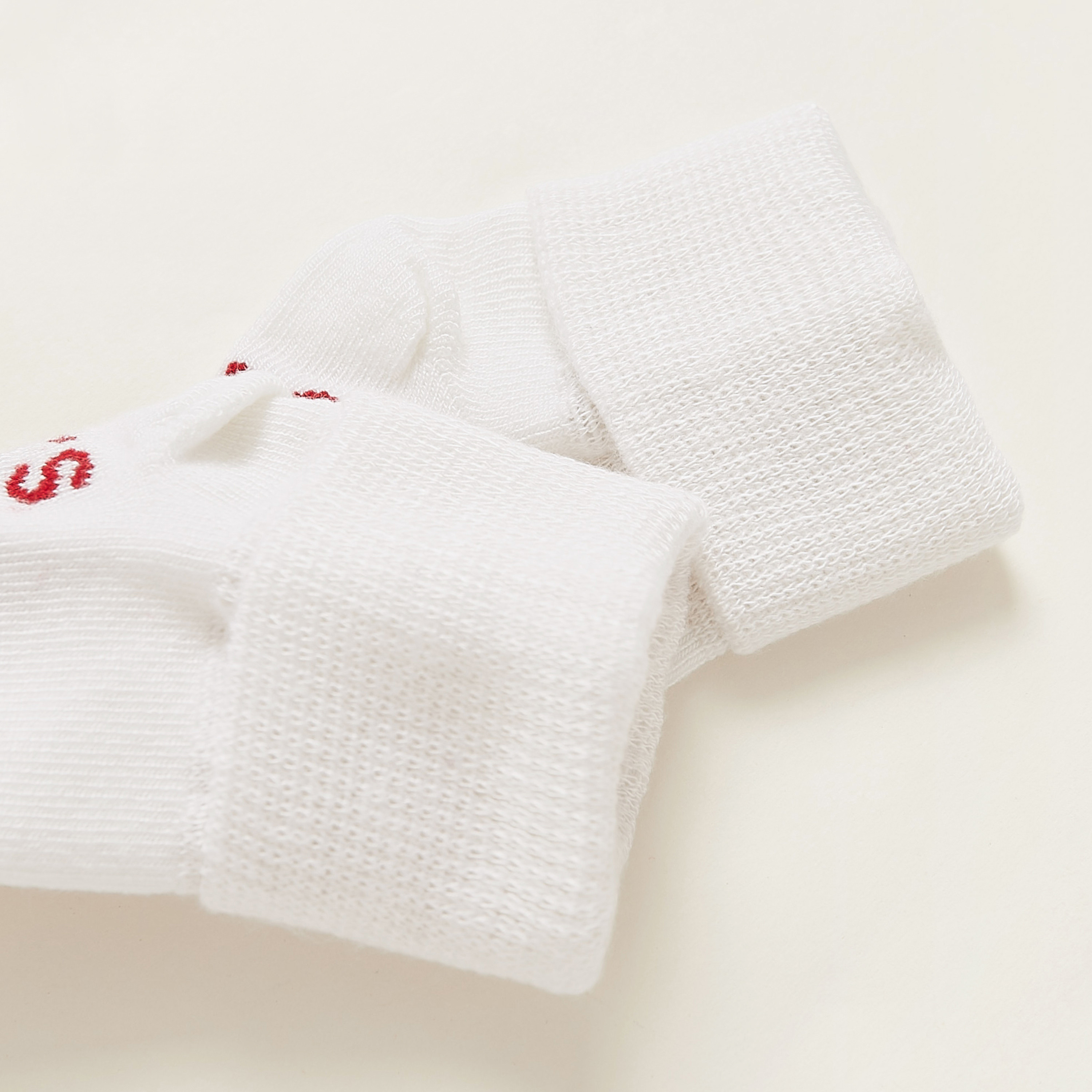 جورب بطبعات شعار من جيجلز-promo_babyshop_Buy3for1_OMN230426-image-3