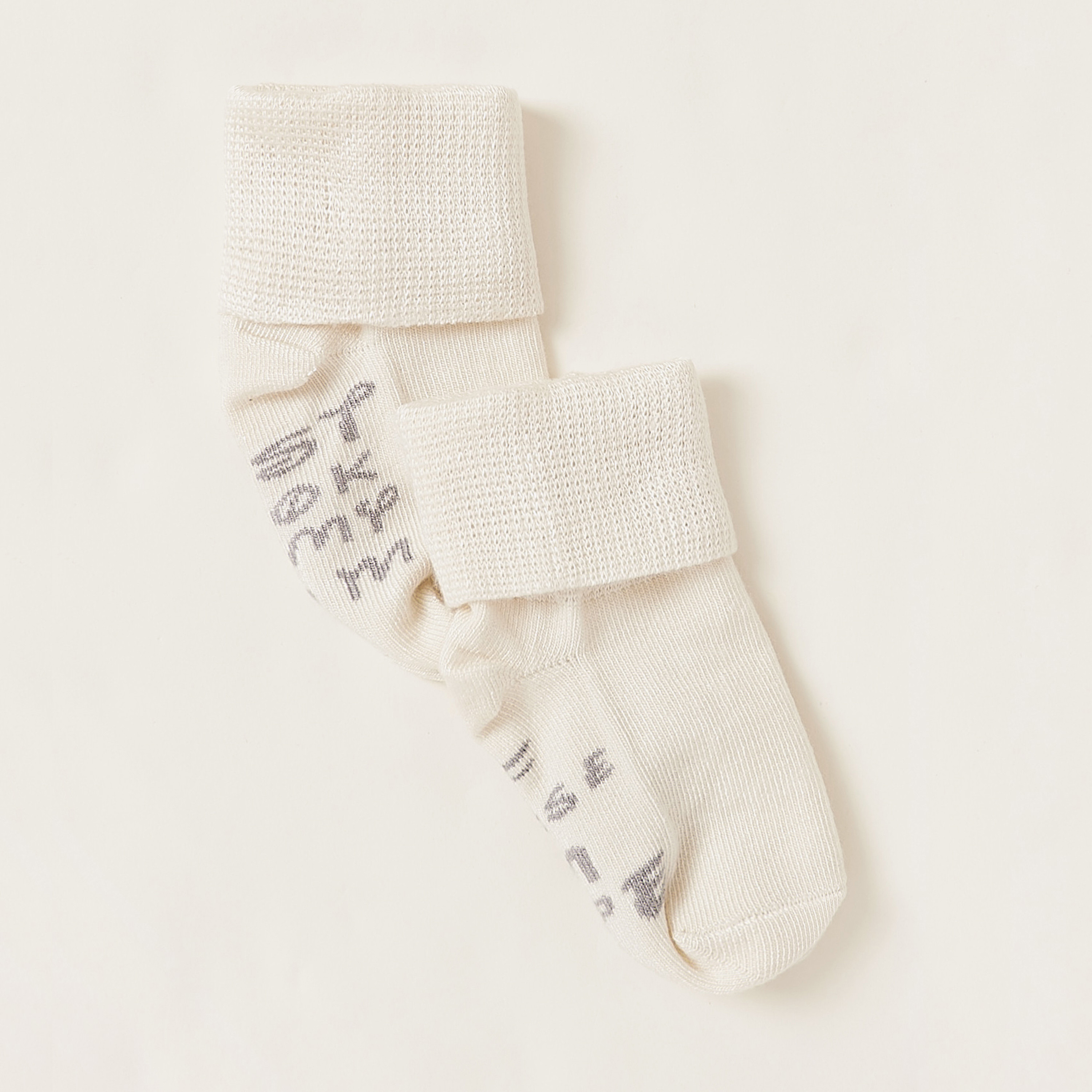 جورب بطبعات شعار من جيجلز-promo_babyshop_Buy3for1_OMN230426-image-2