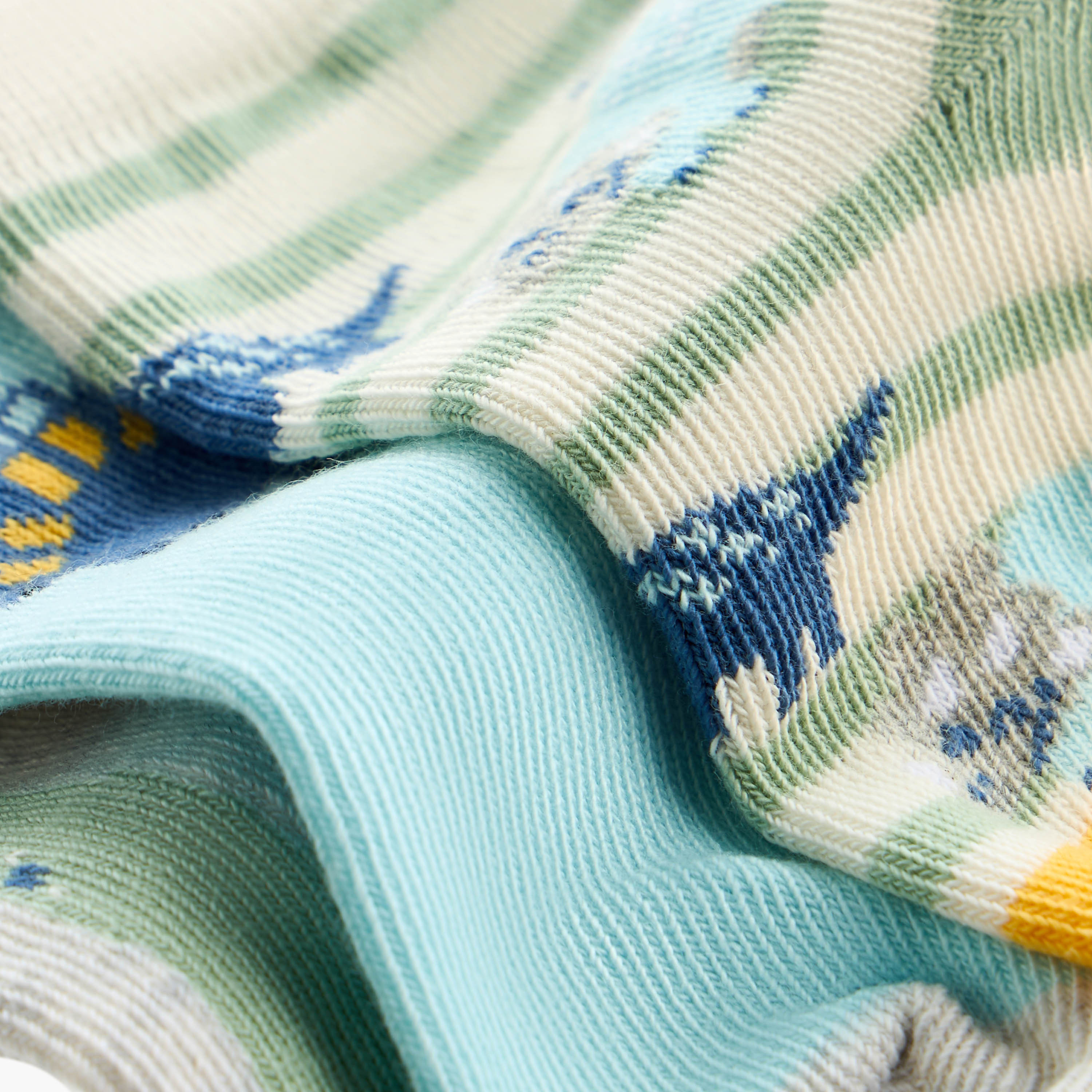طقم جوارب 3 أزواج بطول الكاحل بتفاصيل ديناصور من جونيورز-baby-boys-accessories-socks-image-4