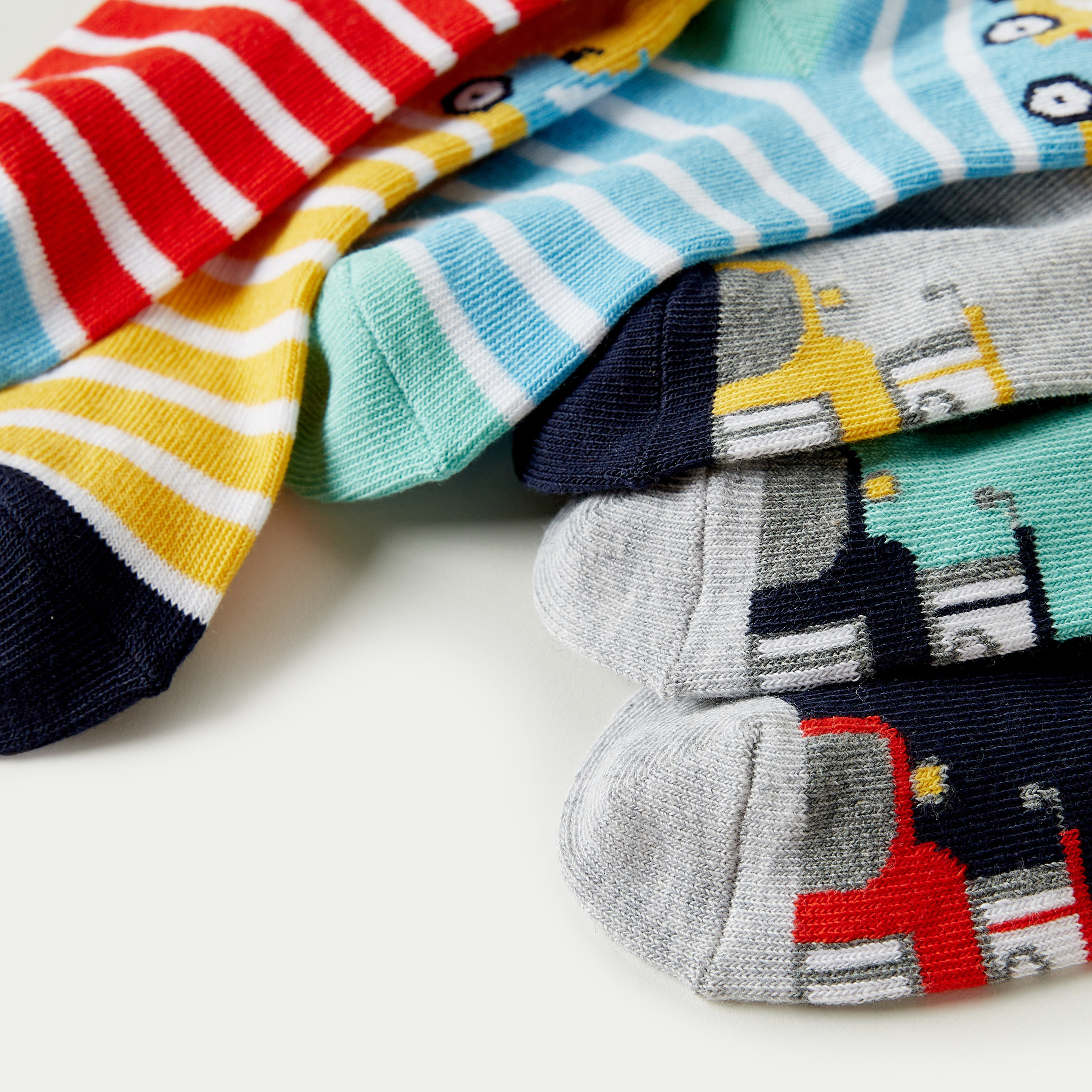 جوارب بطول الكاحل وبطبعات من جونيورز - طقم من 7 أزواج-baby-boys-accessories-socks-image-4
