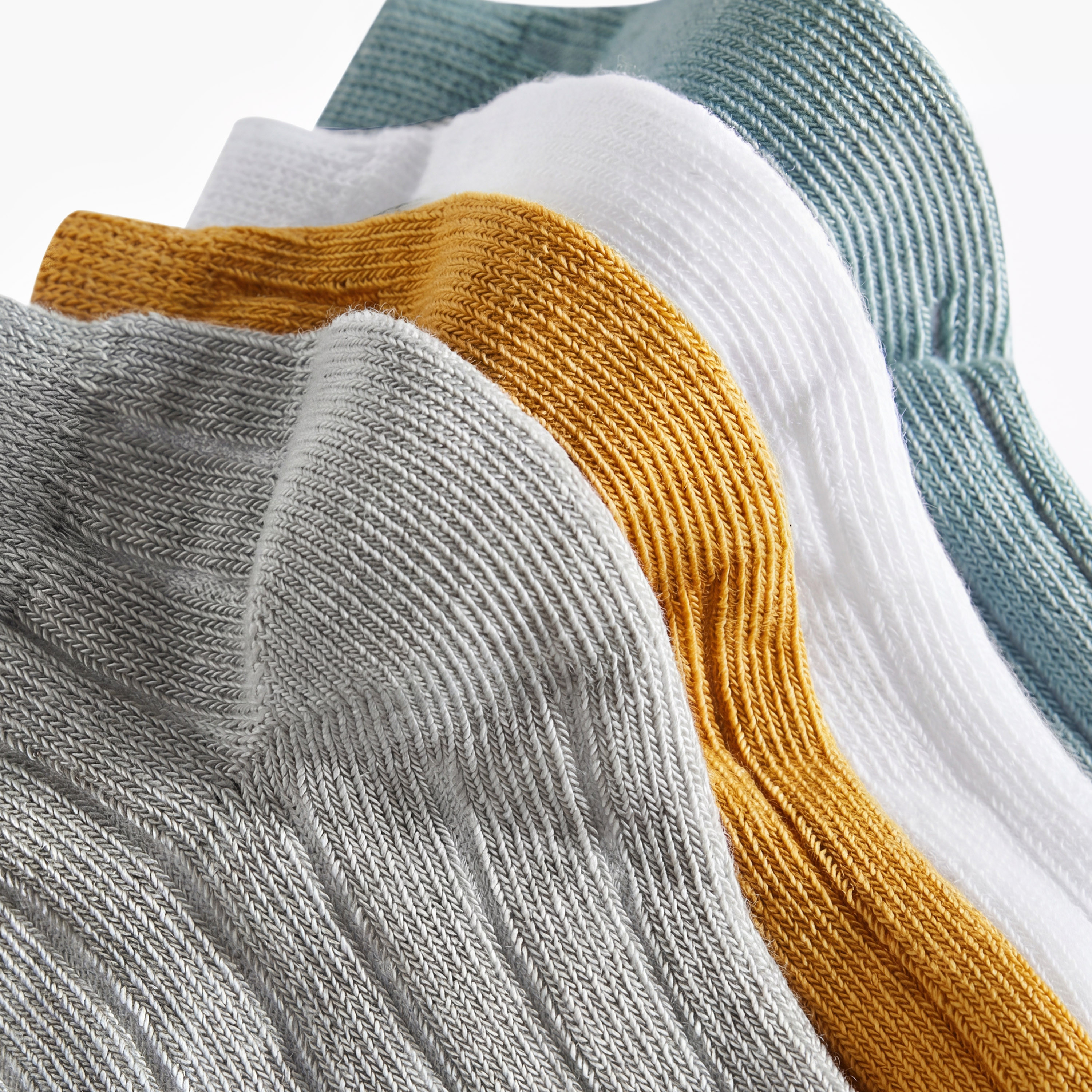 جوارب بارزة الملمس طول الكاحل من جونيورز- طقم من 4 أزواج-promo_babyshop_Buy2for29_UAE130126-image-2