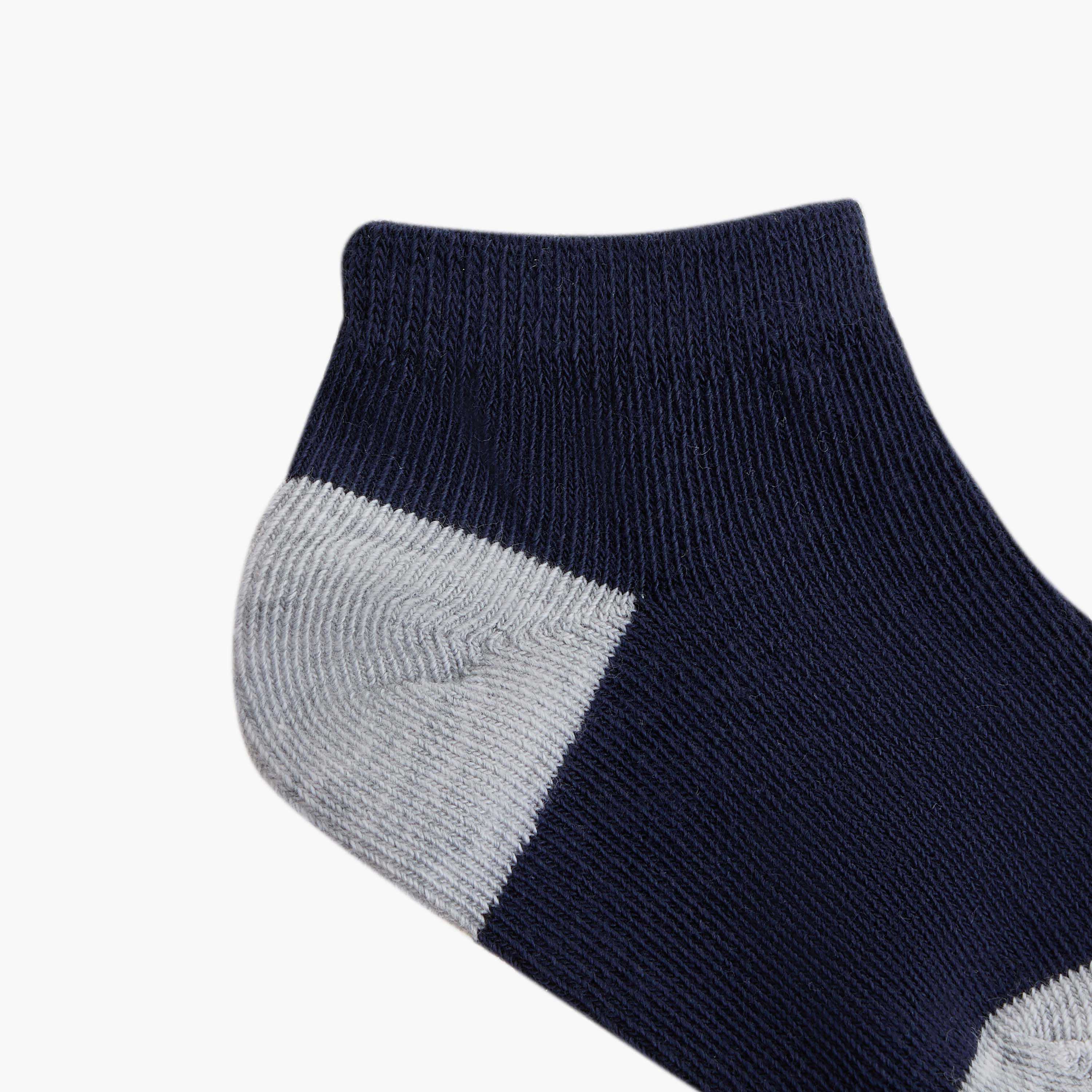 جوارب أولادي بقوالب ملونة من جونيورز - طقم من 5 أزواج-baby-boys-accessories-socks-image-3