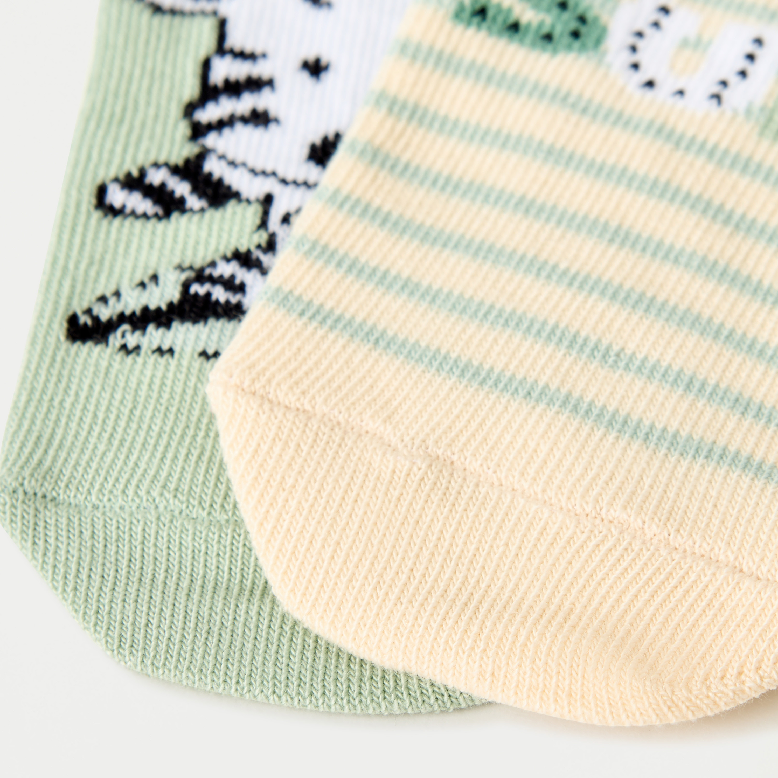 طقم جوارب قطعتين بطبعات حيوانات من جونيورز-promo_babyshop_Buy3for1_OMN230426-image-4