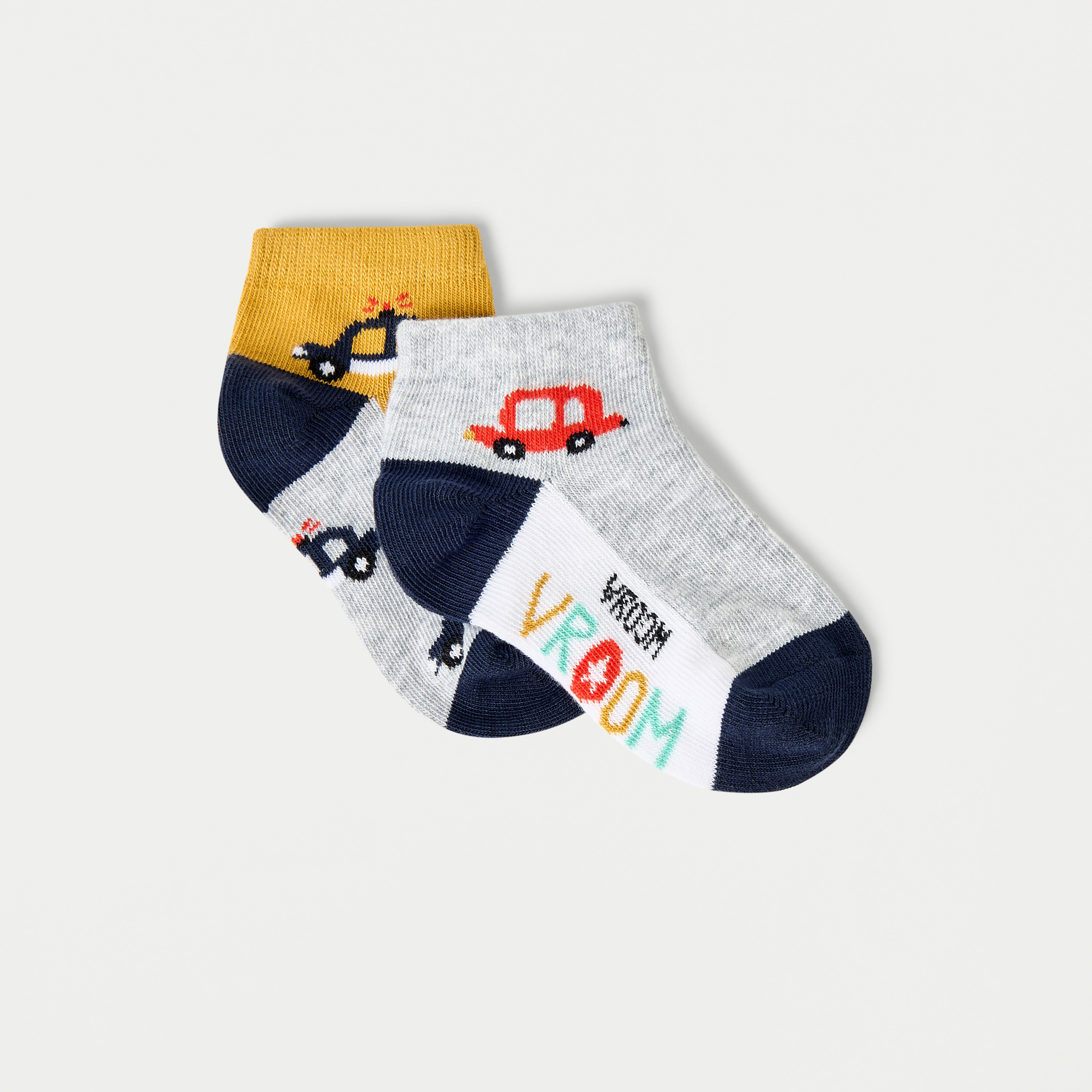 طقم جوارب قطعتين بطبعات سيارة من جونيورز-promo_babyshop_Buy3for1_OMN230426-image-2