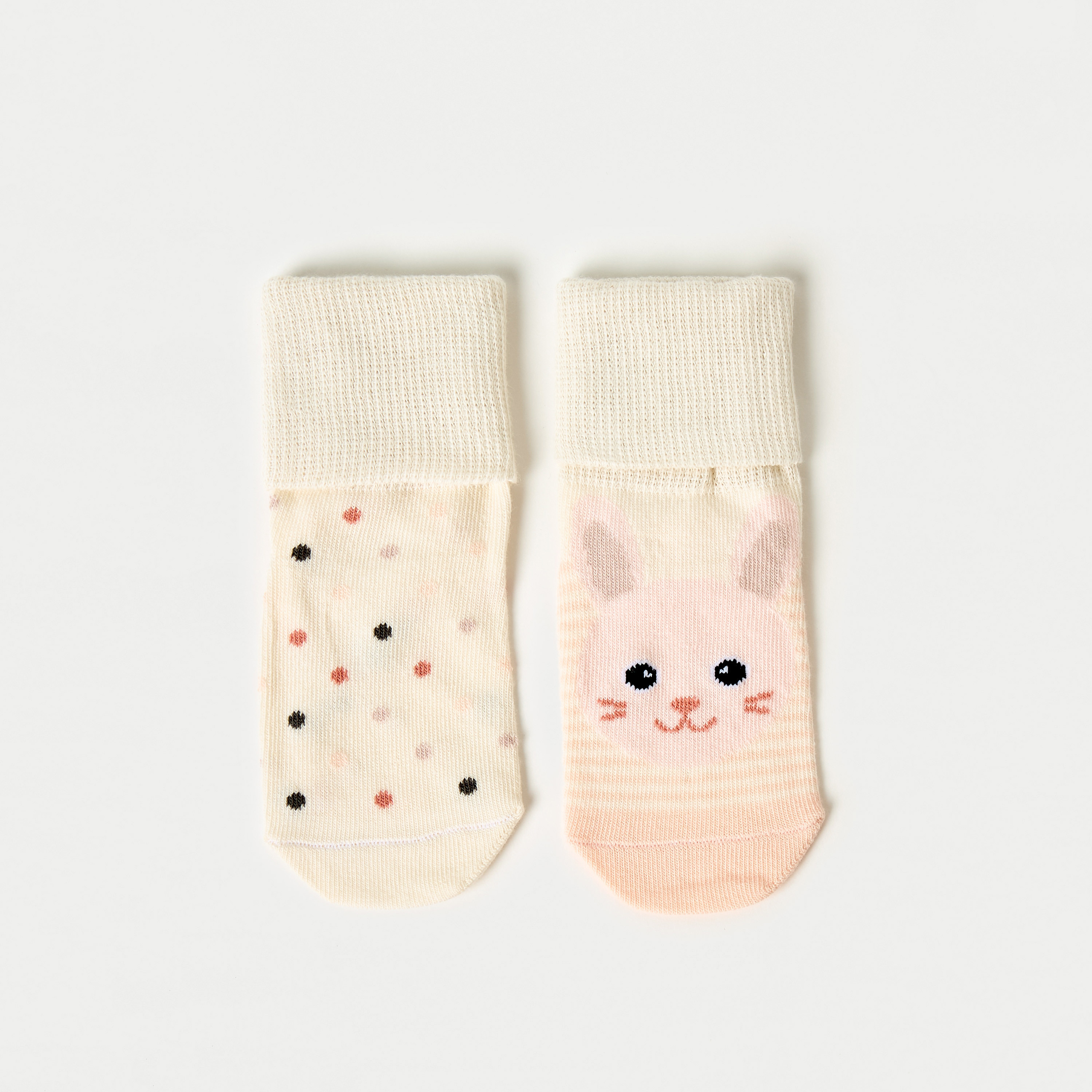 طقم جوارب زوجين بطول الكاحل وطبعات من جونيورز-promo_babyshop_Buy3for1_OMN230426-image-1