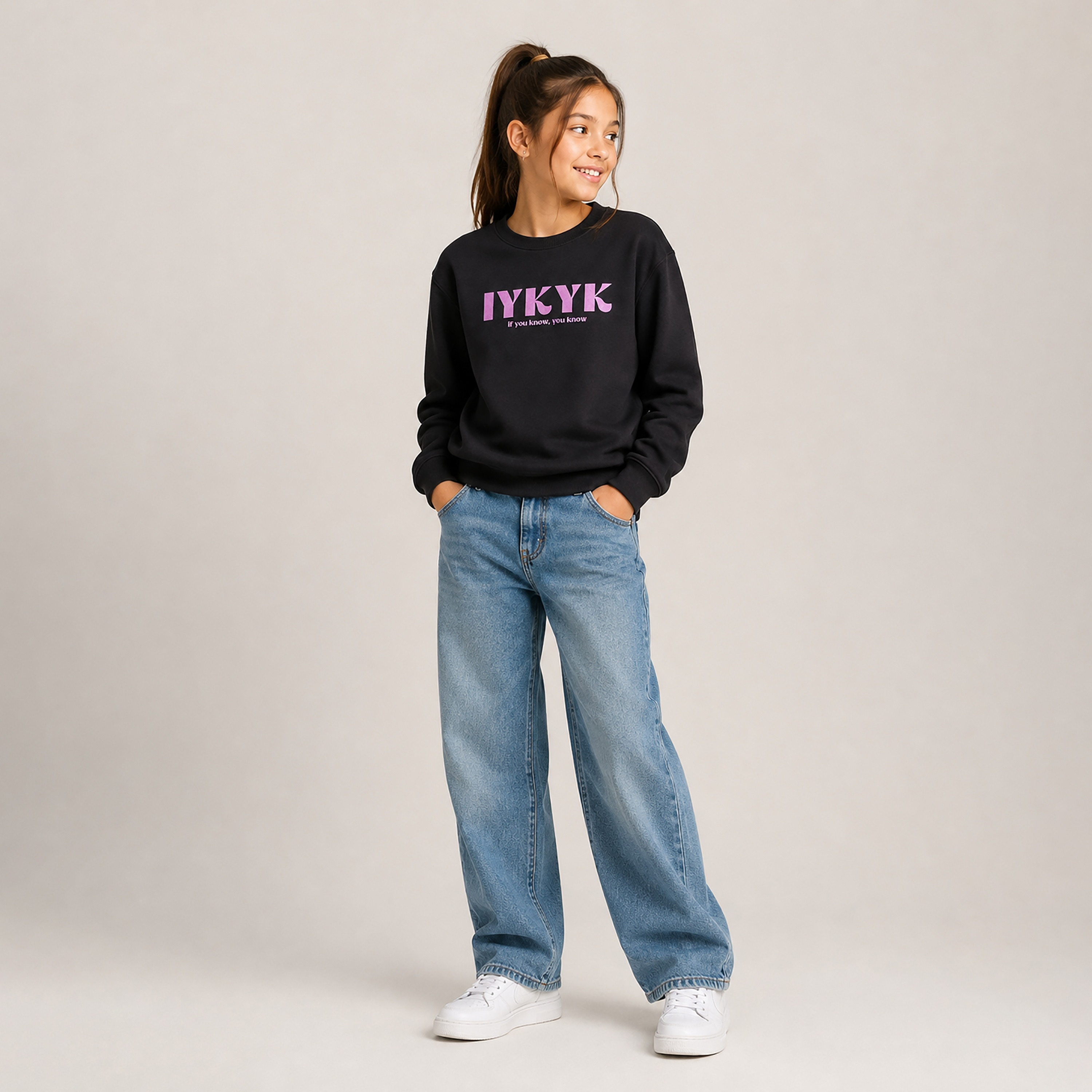 سويت شيرت بياقة مستديرة وأكمام طويلة مع تطريز من فيكتور أند جين-girls-clothing-sweatshirts-image-3