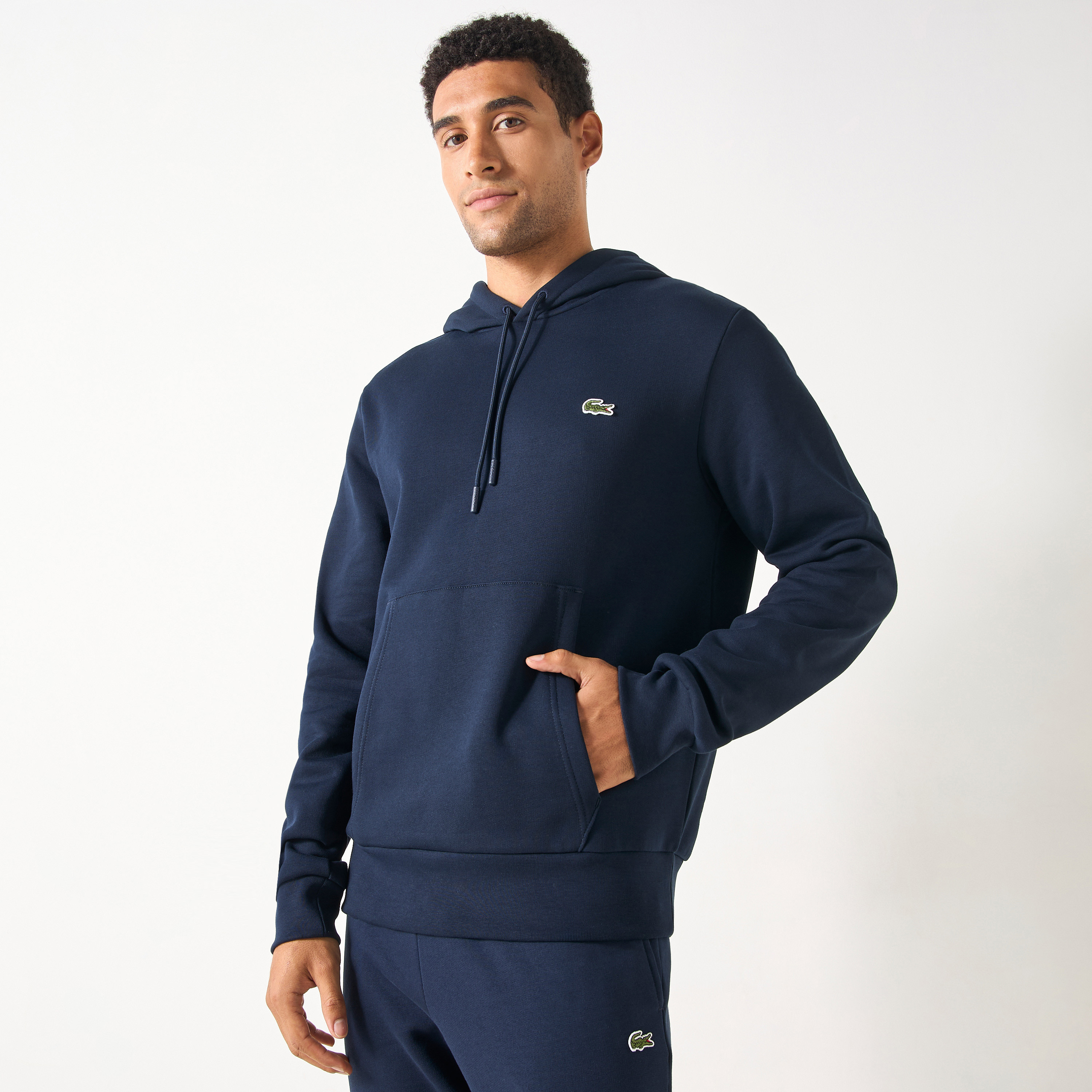 سويت شيرت سادة بقبعة وجيب كانجارو من لاكوست-men-clothing-hoodiesandsweatshirts-image-1
