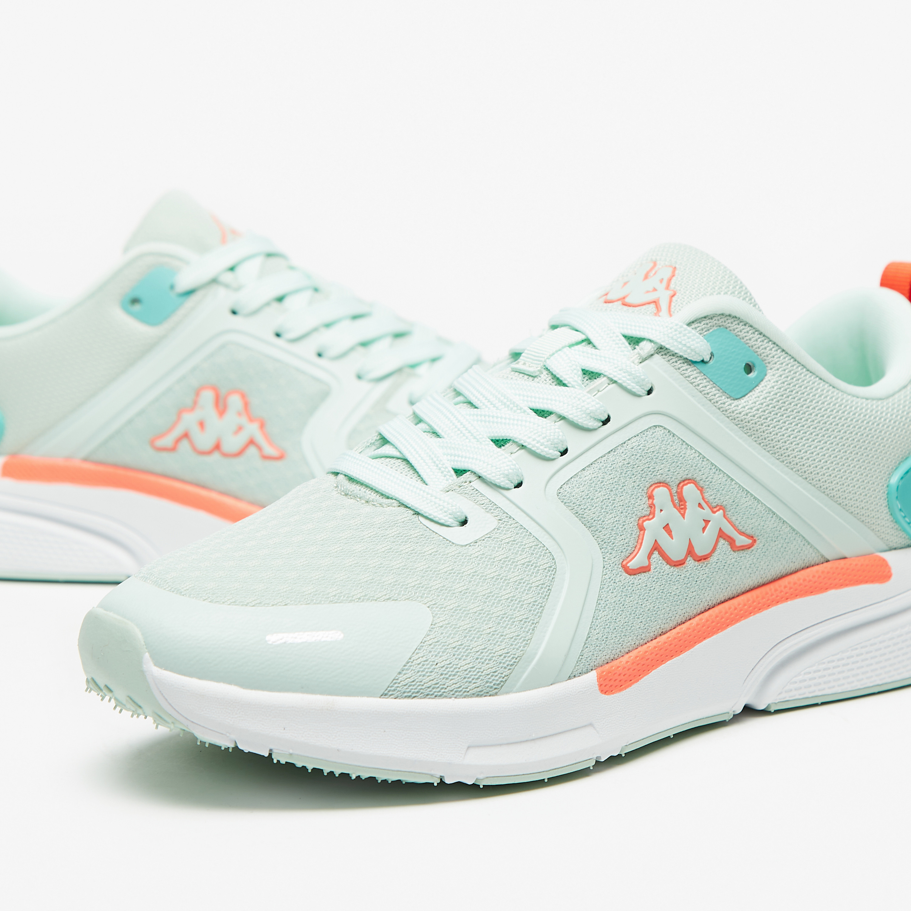 حذاء سنيكرز بكاحل منخفض ورباط إغلاق للنساء من كابا-women-shoes-sneakers-image-6