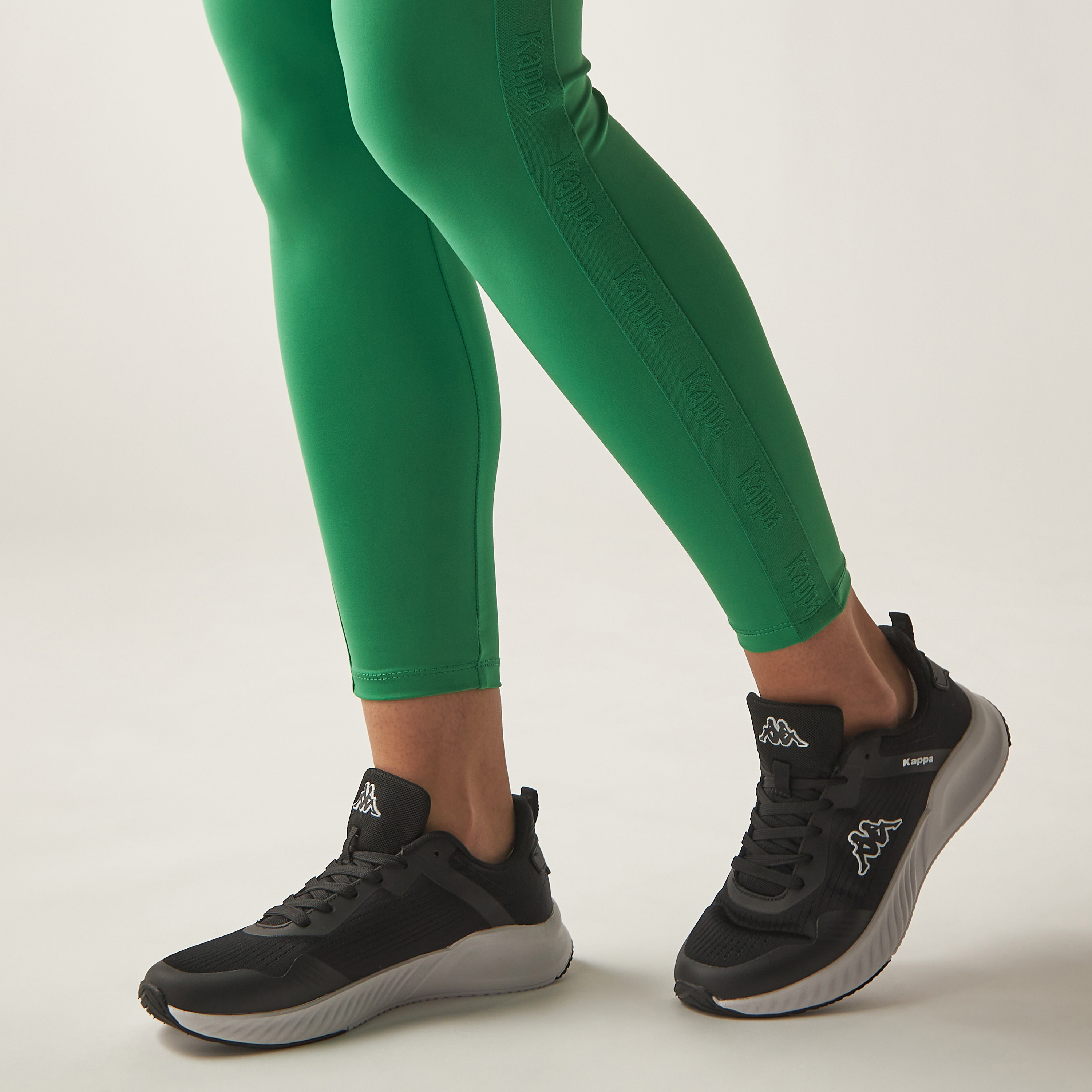 حذاء مشي بارز الملمس برباط إغلاق للنساء من كابا-sports-women-shoes-image-2
