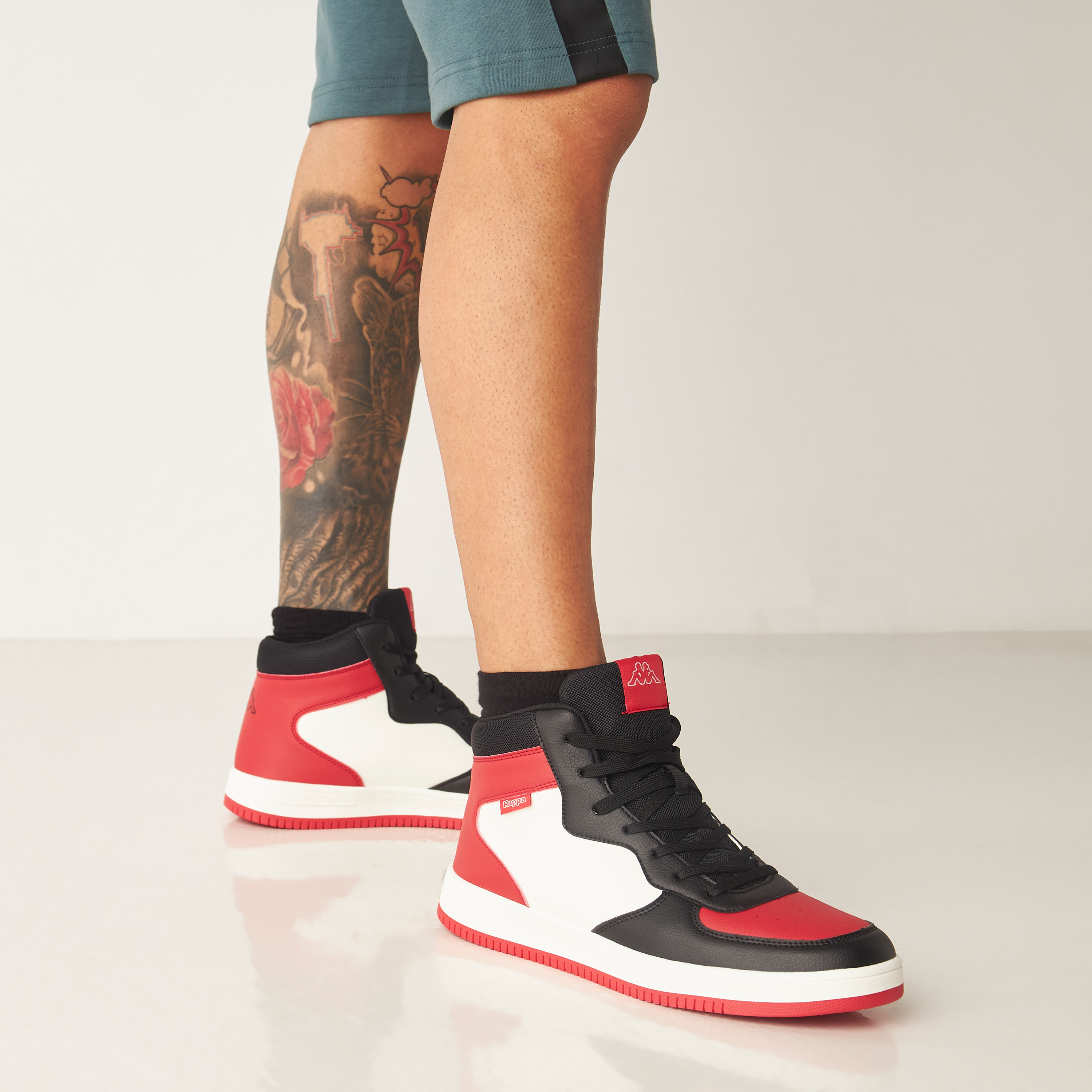 حذاء سنيكرز بقصة مرتفعة وبرباط إغلاق للرجال من كابا-men-shoes-sneakers-image-2