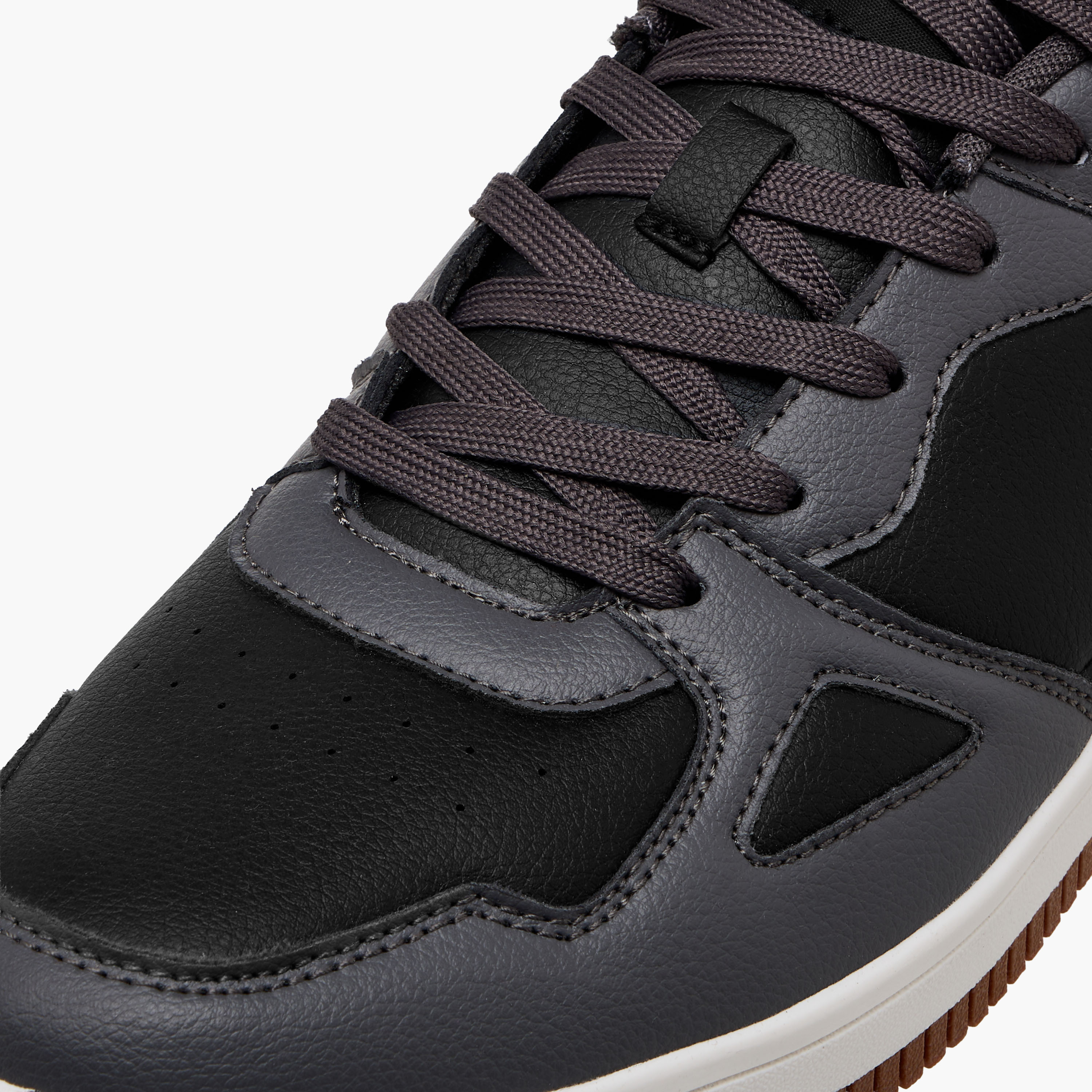 حذاء سنيكرز مثقّب للرجال من كابا-men-shoes-sneakers-image-4