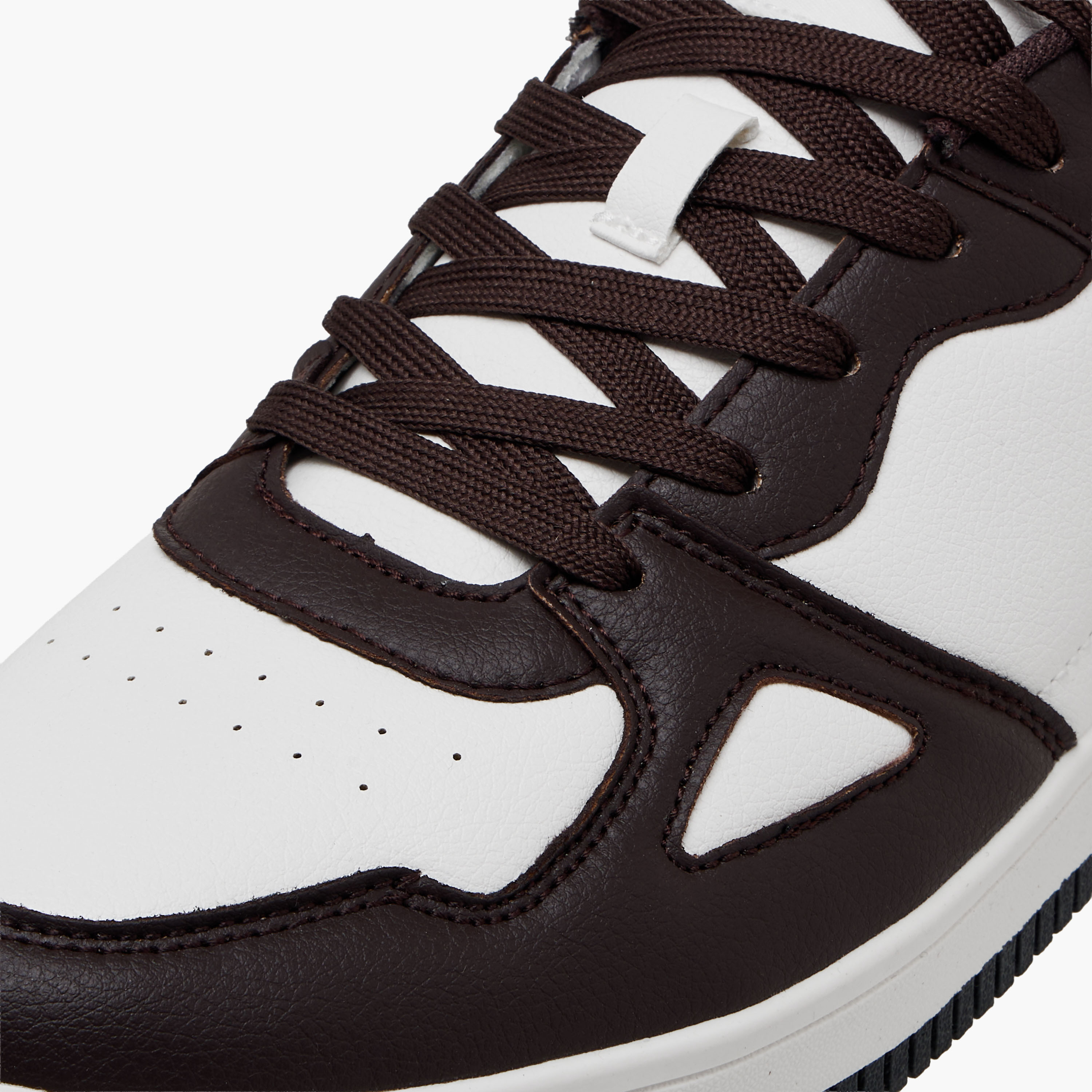 حذاء سنيكرز مثقّب للرجال من كابا-men-shoes-sneakers-image-4