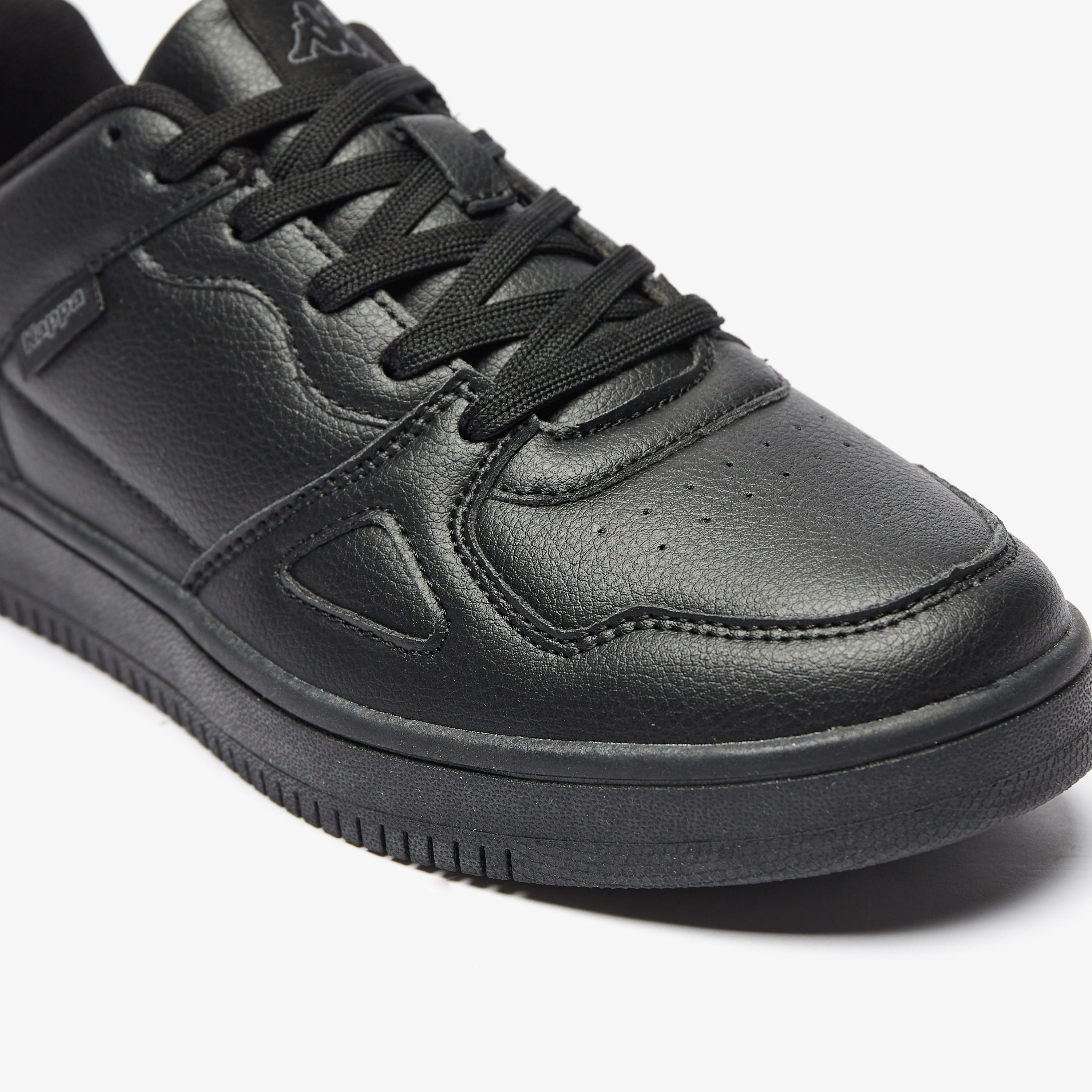 حذاء سنيكرز بكاحل منخفض ورباط إغلاق للنساء من كابا-women-shoes-sneakers-image-1