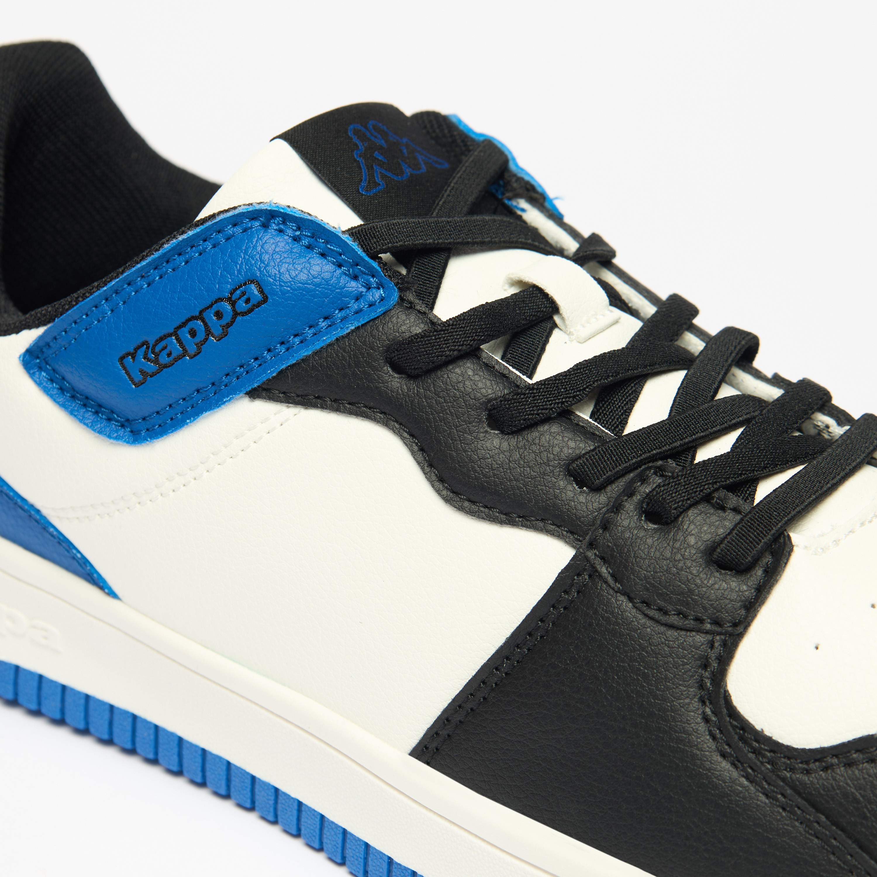 حذاء سنيكرز قوالب ملونة برباط وبطانة من كابا-men-shoes-sneakers-image-9