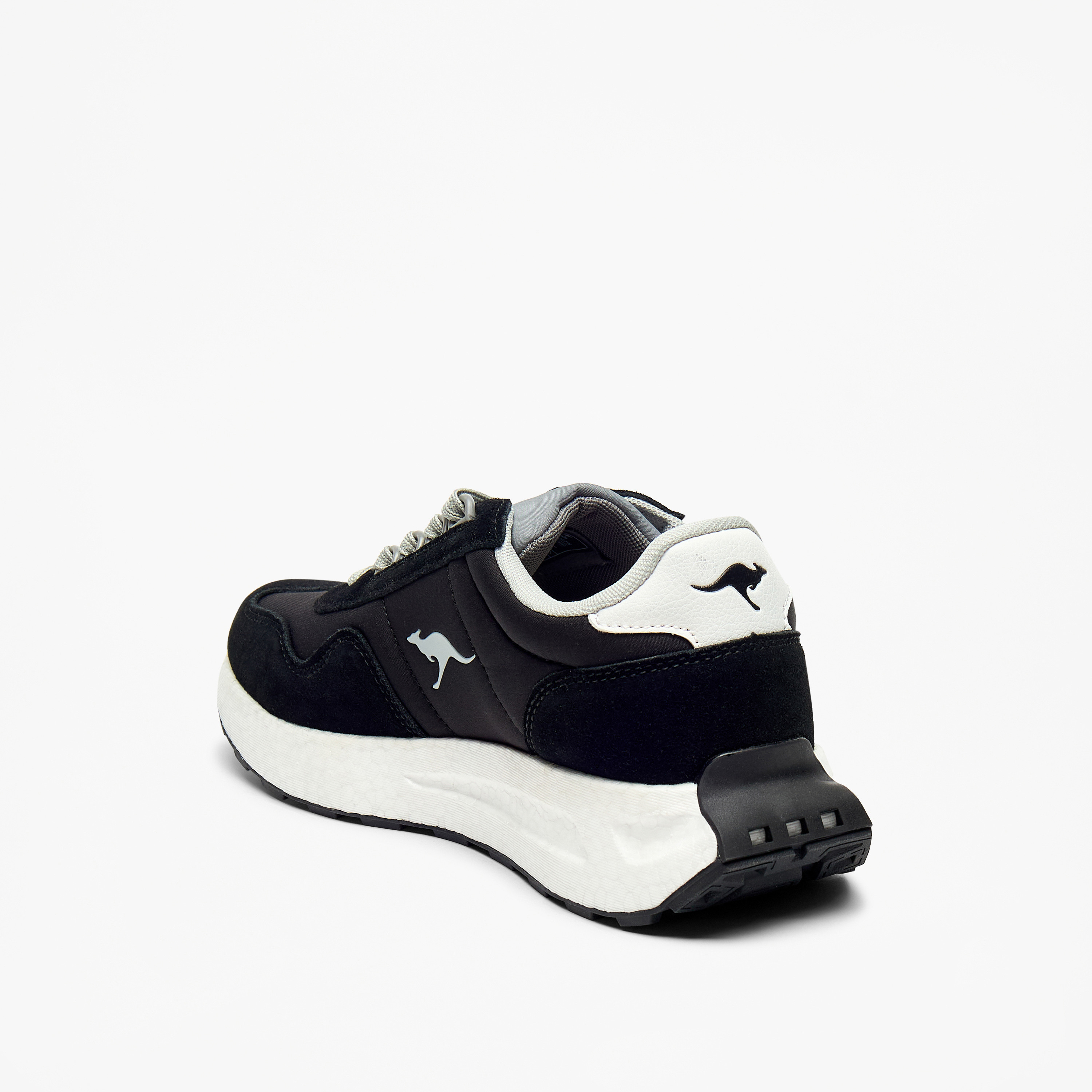 حذاء مشي بتفاصيل شعار ورباط إغلاق للنساء من كانجاروز-sports-women-shoes-image-2