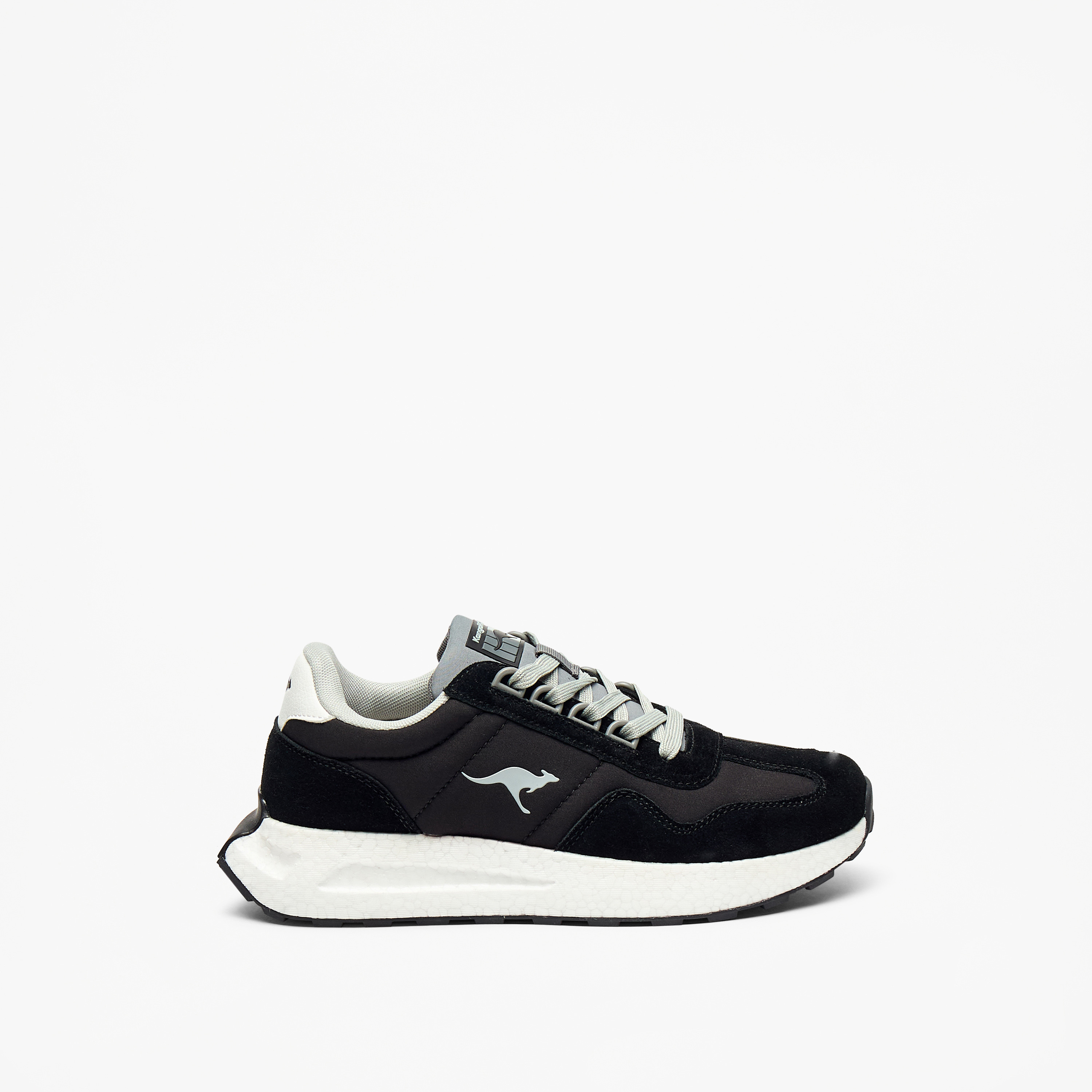 حذاء مشي بتفاصيل شعار ورباط إغلاق للنساء من كانجاروز-sports-women-shoes-image-3