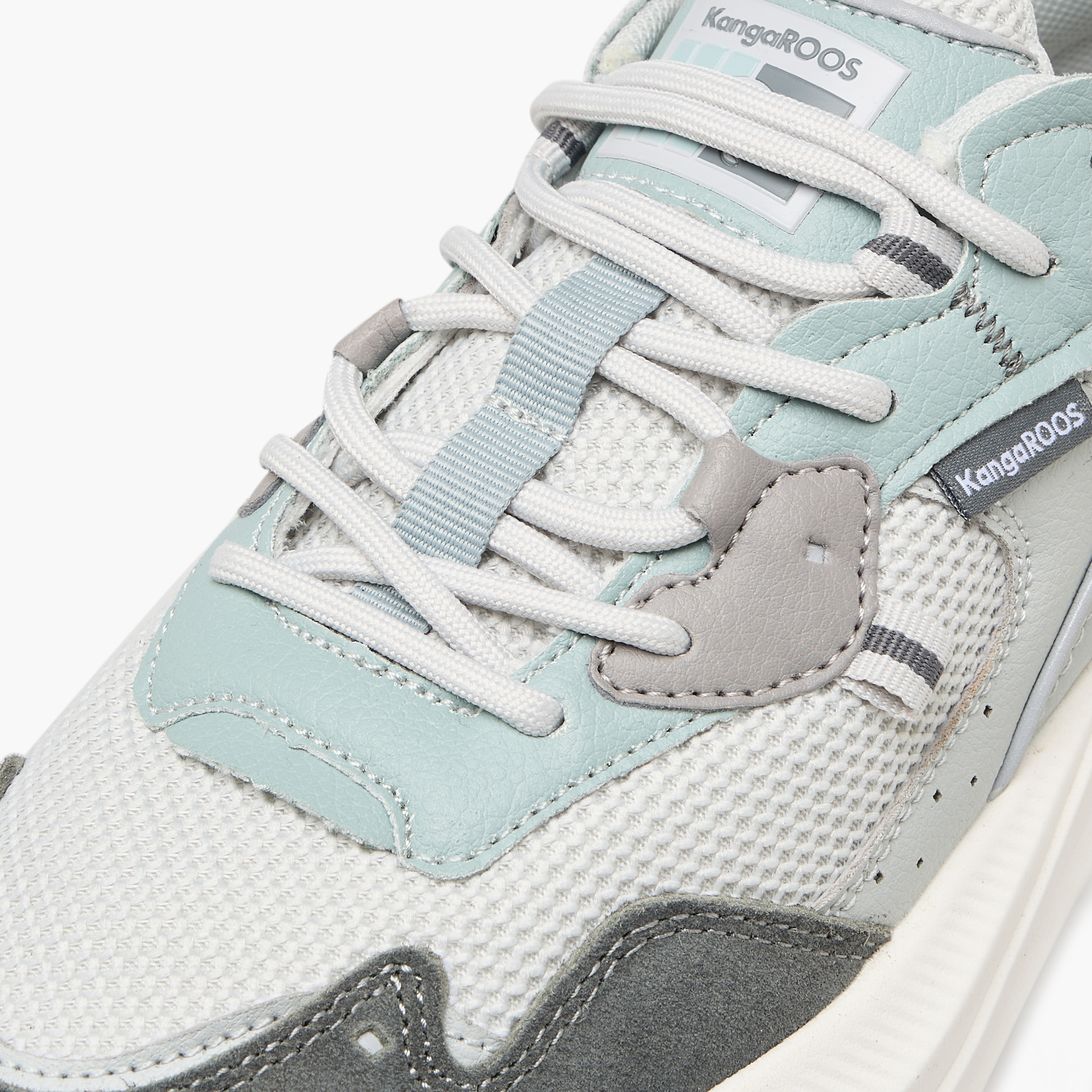 حذاء رياضي بألواح ورباط إغلاق للنساء من كانجاروز-women-shoes-sports-image-6
