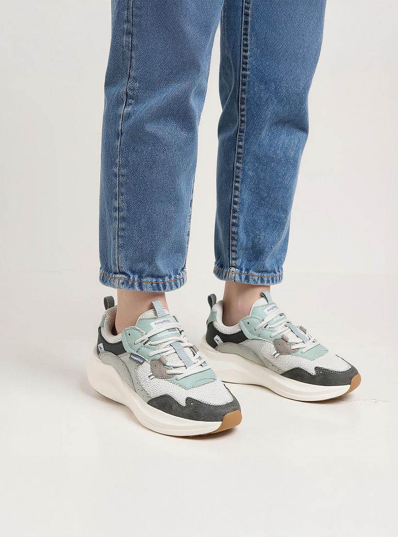 حذاء رياضي بألواح ورباط إغلاق للنساء من كانجاروز-women-shoes-sports-image-3