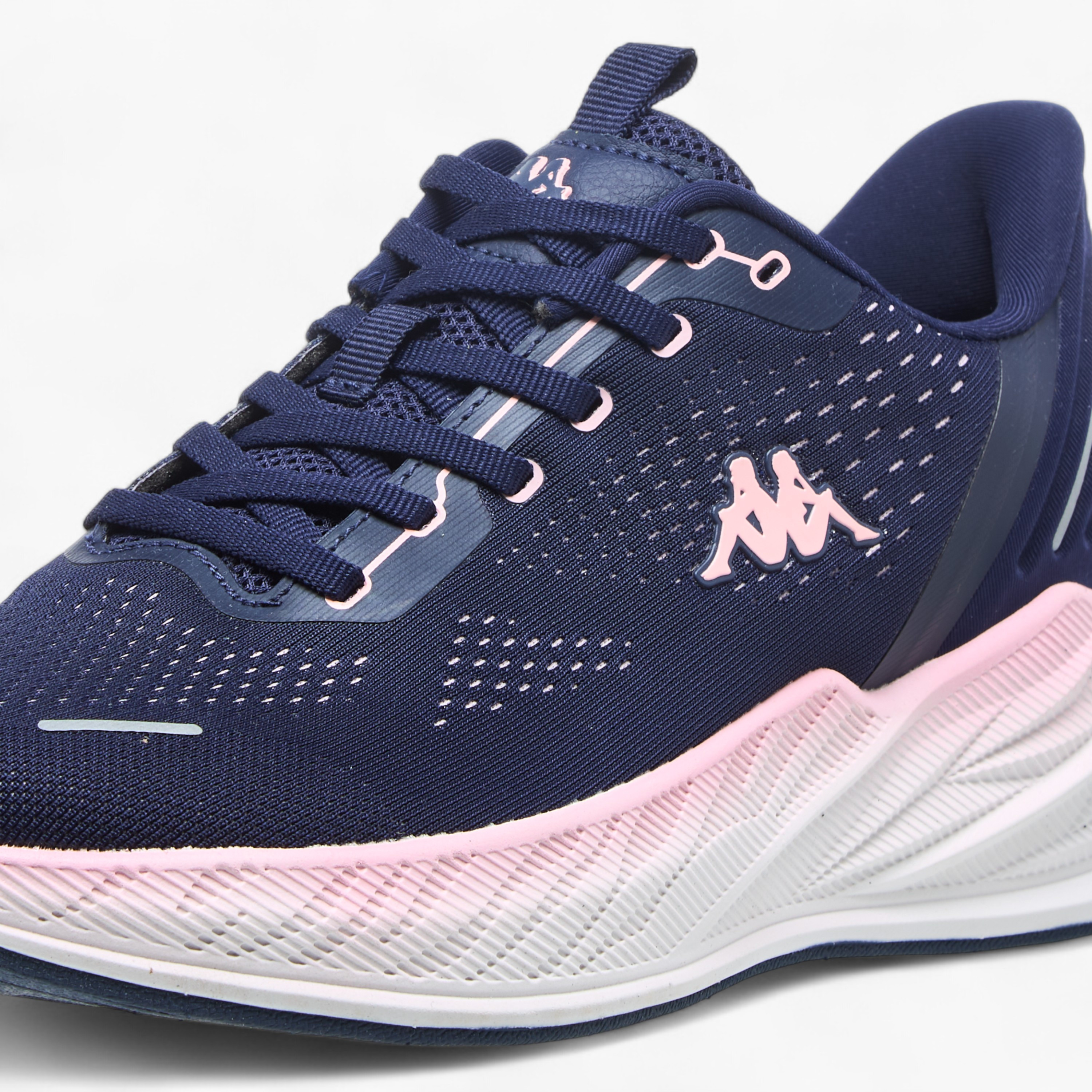 حذاء رياضي برباط إغلاق وتفاصيل الشعار للنساء من كابا-women-shoes-sports-image-4