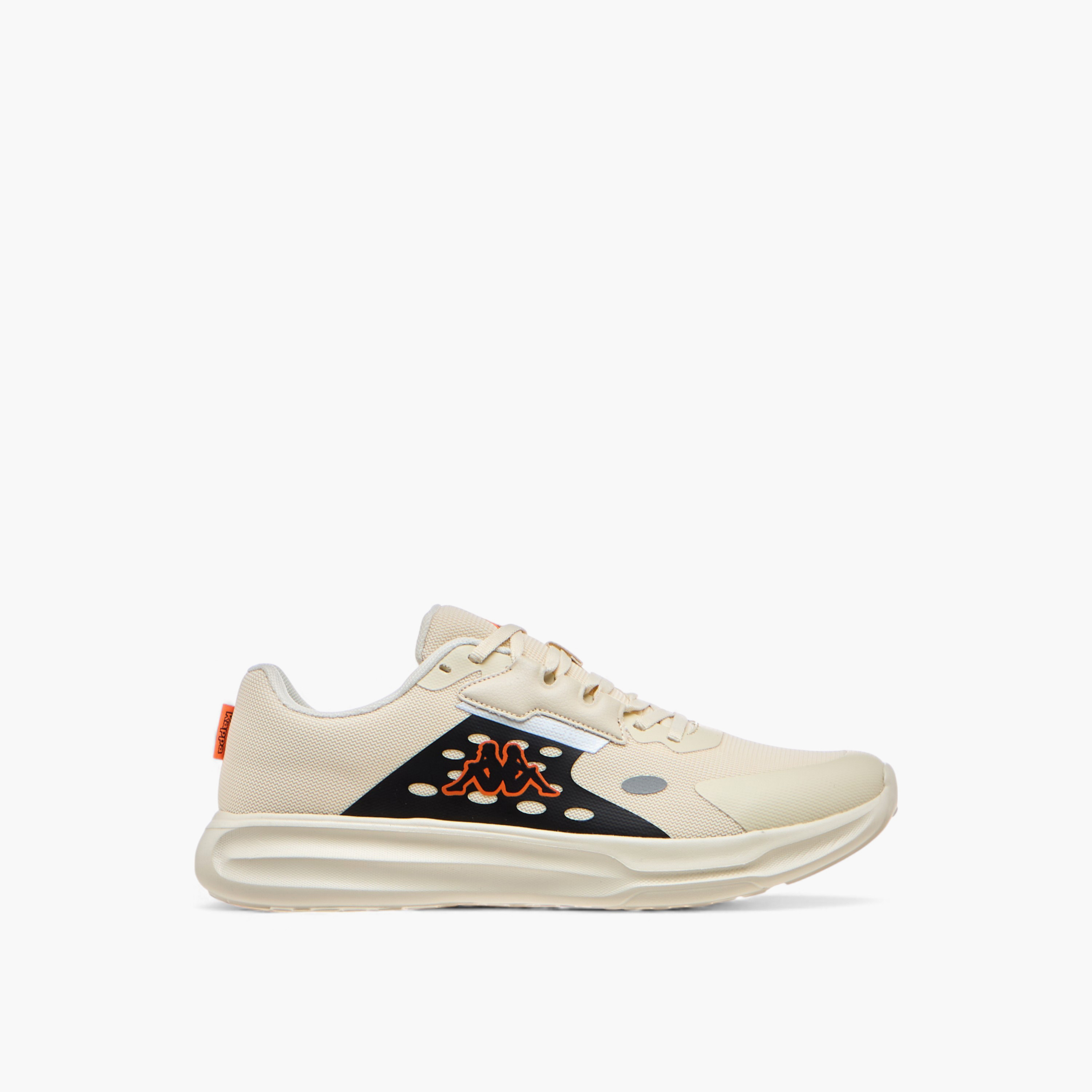 حذاء رياضي برباط إغلاق وطبعات شعار للرجال من كابا-sports-men-shoes-image-3