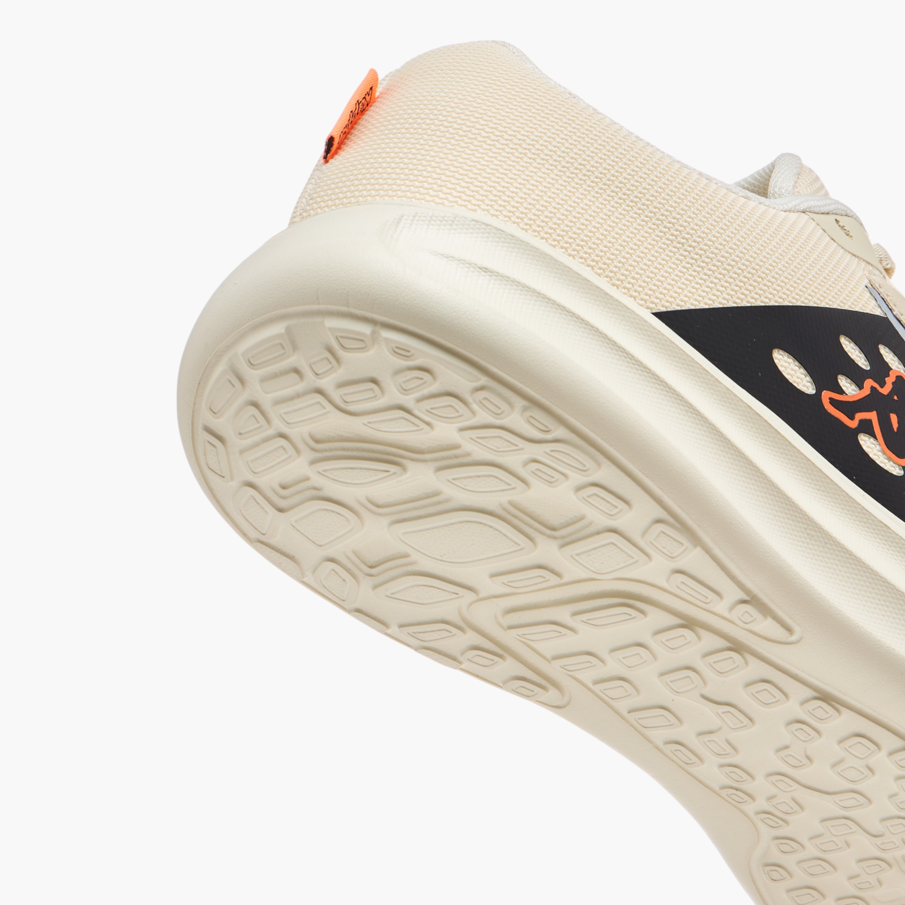 حذاء رياضي برباط إغلاق وطبعات شعار للرجال من كابا-sports-men-shoes-image-5