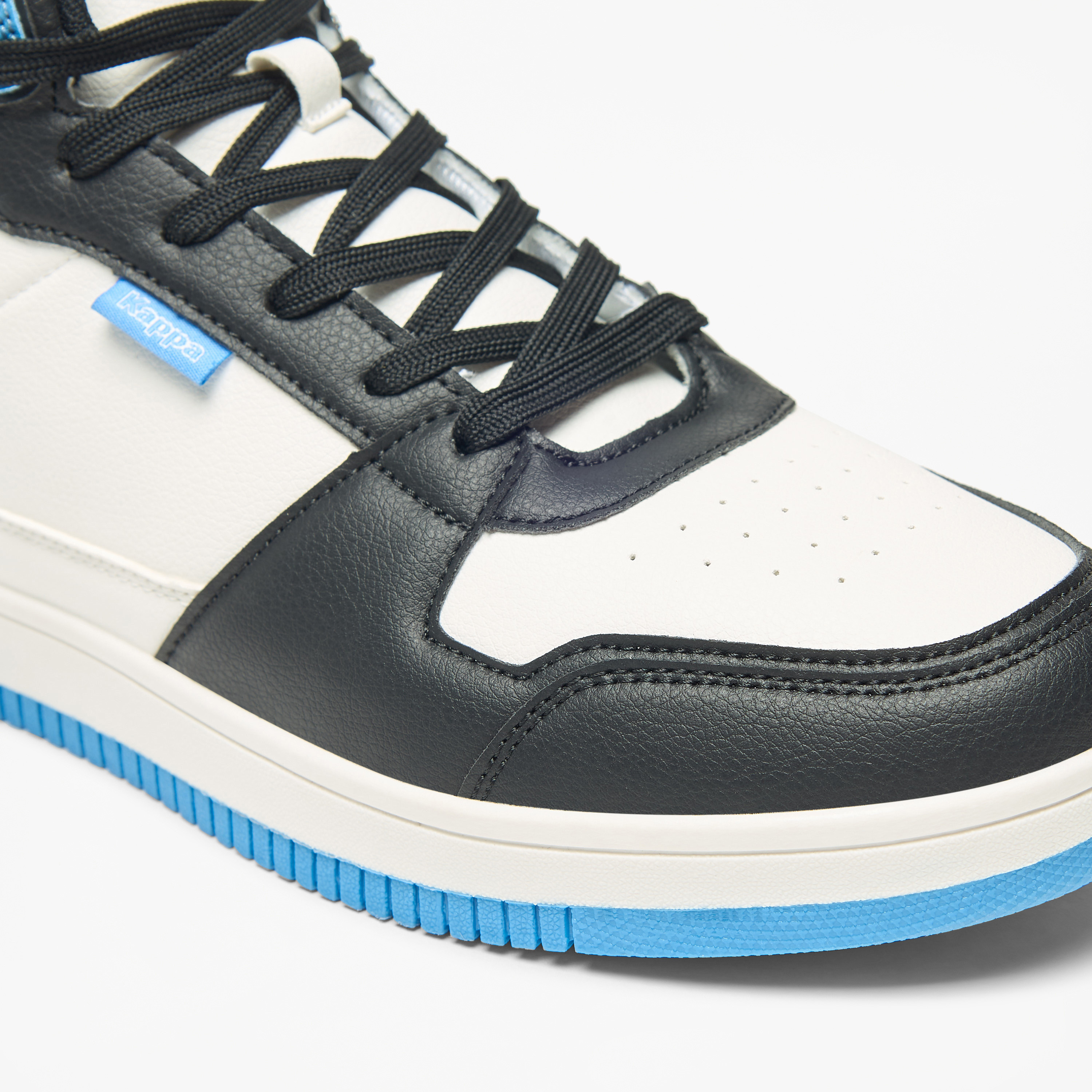 حذاء سنيكرز برقبة عالية ورباط إغلاق للرجال من كابا-men-shoes-sneakers-image-15