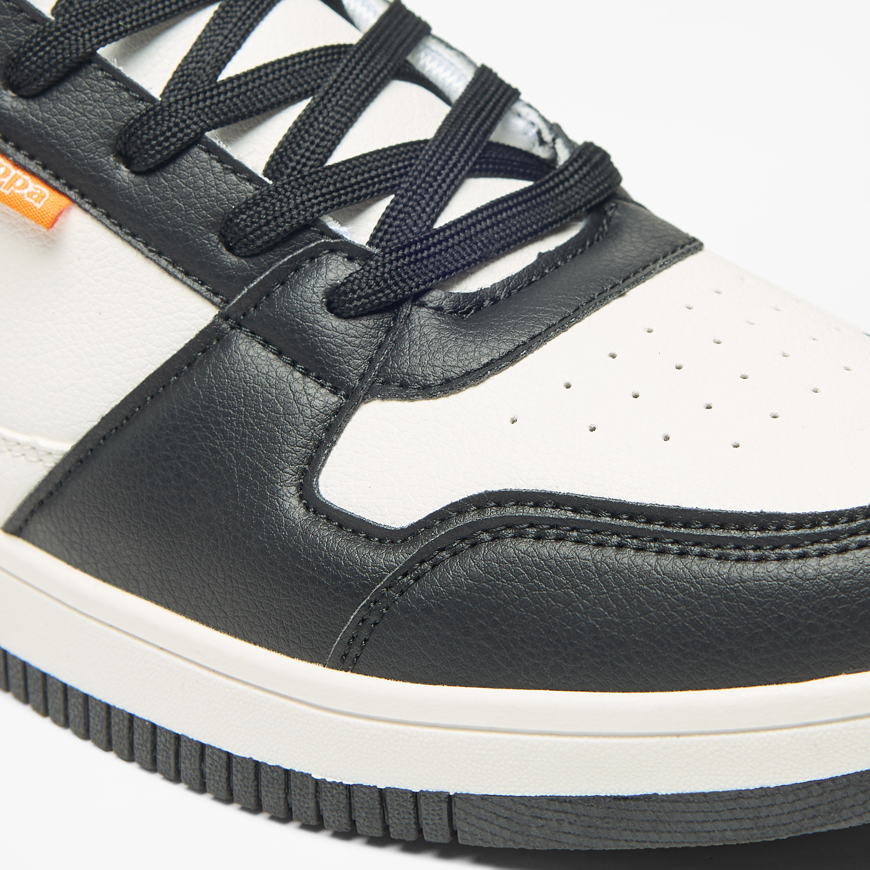 حذاء سنيكرز برقبة عالية ورباط إغلاق للرجال من كابا-men-shoes-sneakers-image-5