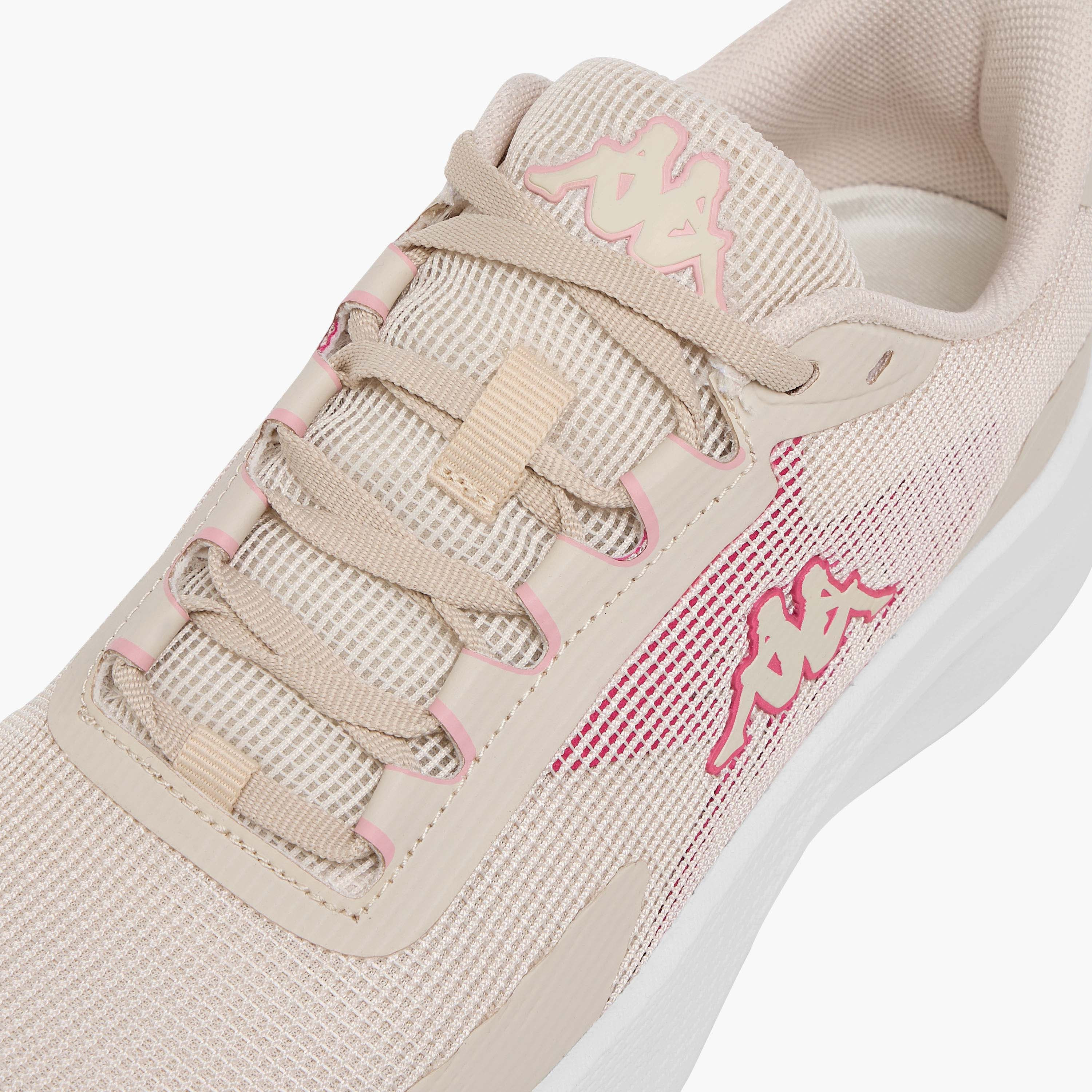 حذاء رياضي بتفاصيل شعار ورباط إغلاق للنساء من كابا-women-shoes-sports-image-5