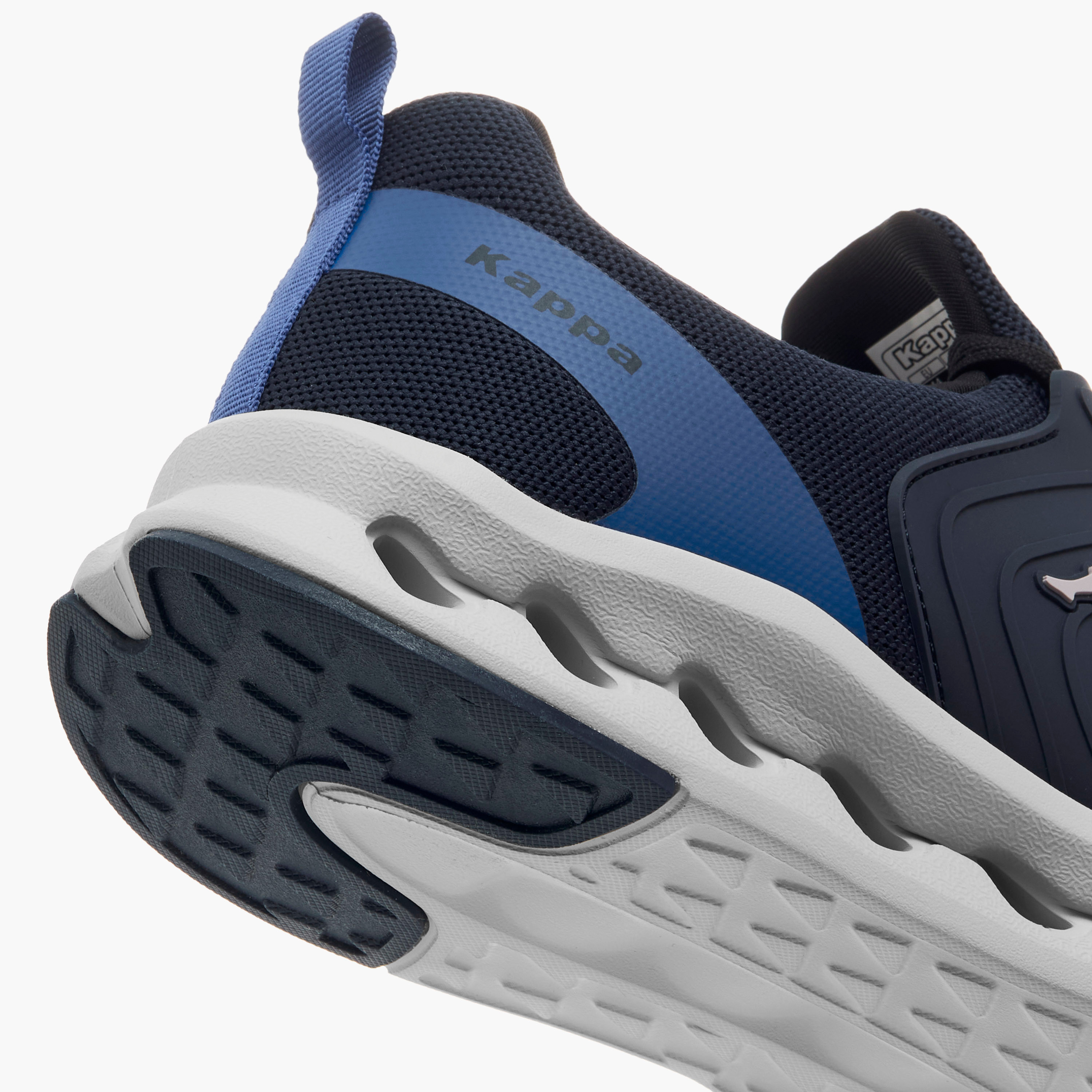 حذاء رياضي برباط إغلاق ونقوش شعار للرجال من كابا-men-shoes-sports-image-5