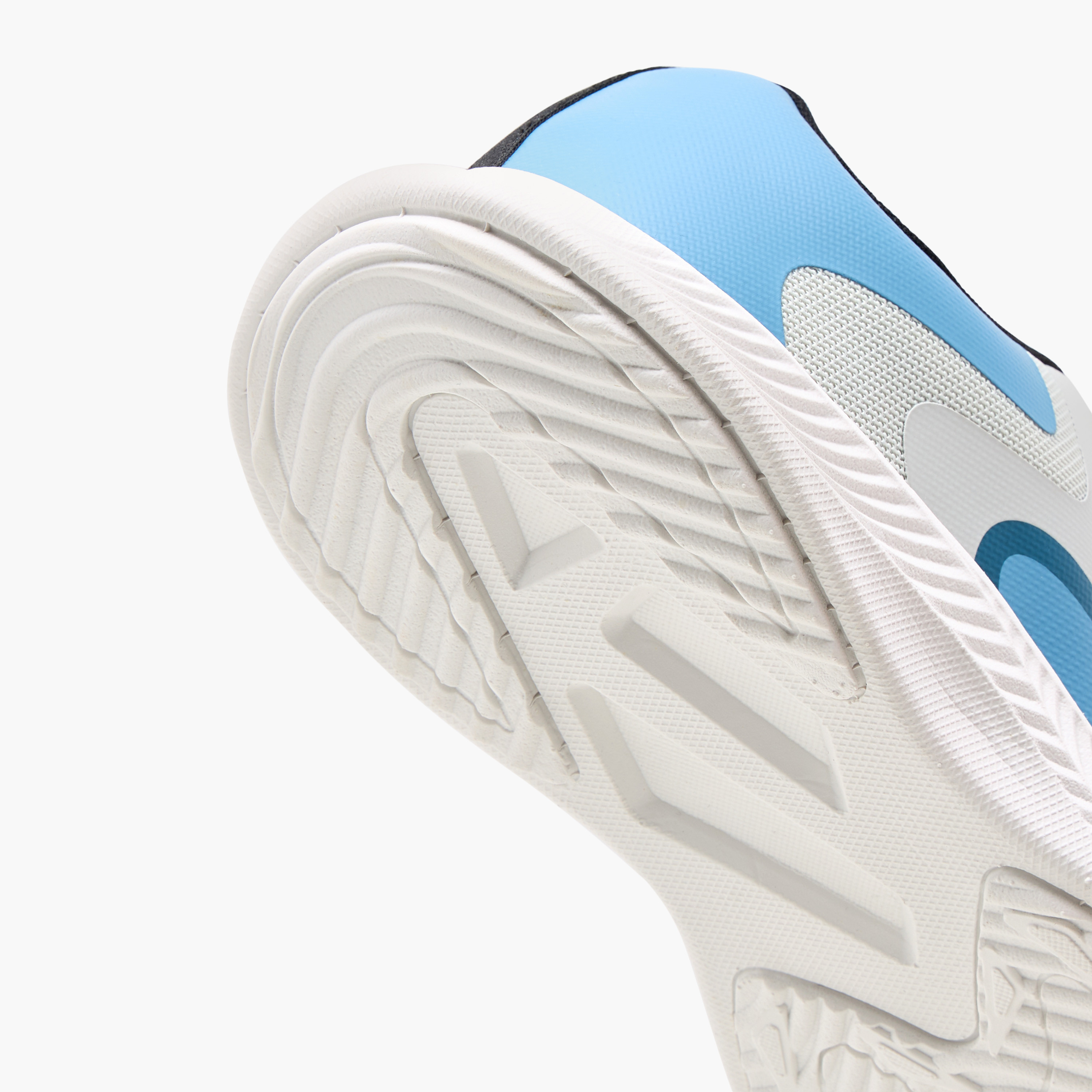 حذاء رياضي برباط إغلاق وتفاصيل شعار للرجال من كابا-sports-men-shoes-image-5