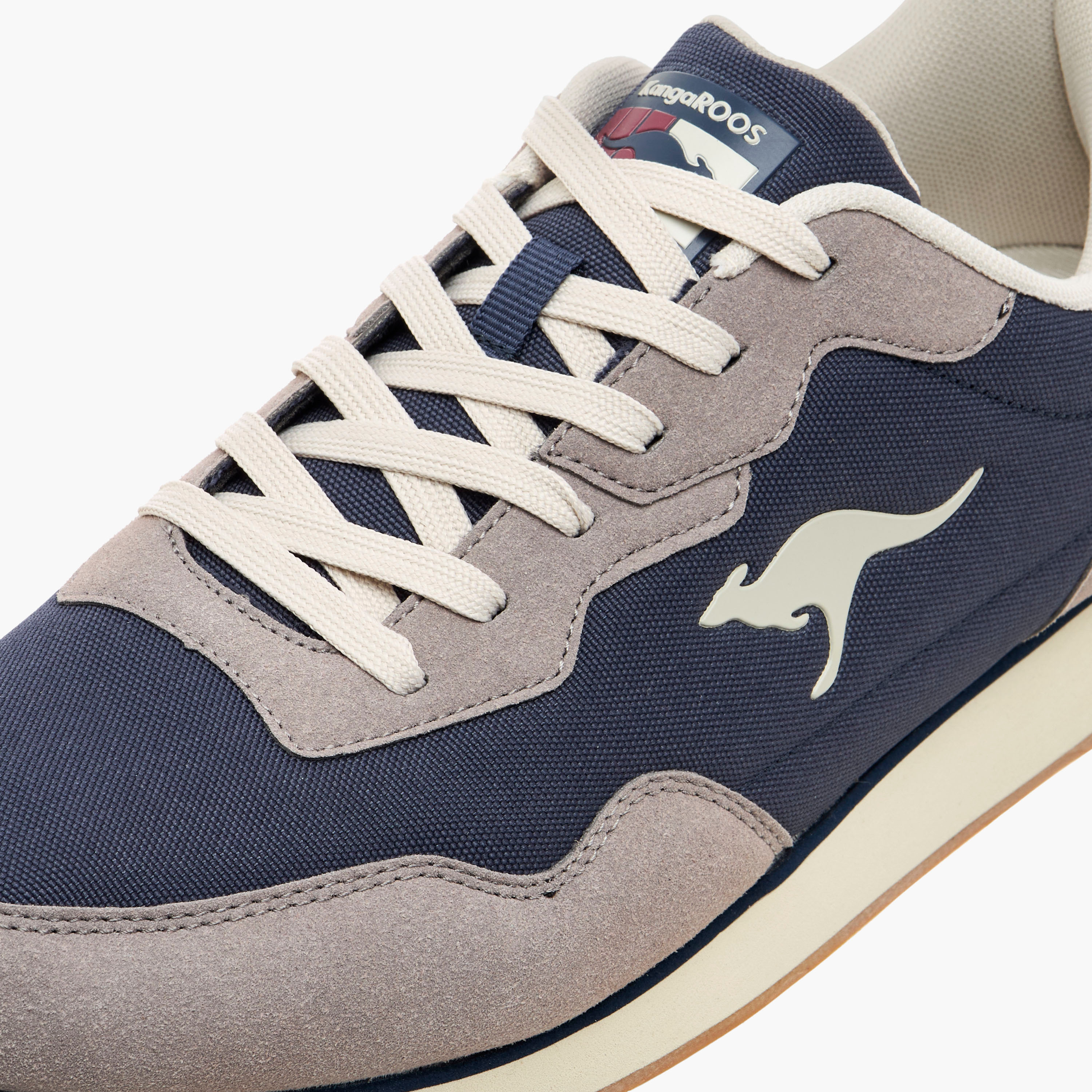 حذاء سنيكرز برباط وألواح للرجال من كانجاروز-men-shoes-sneakers-image-5