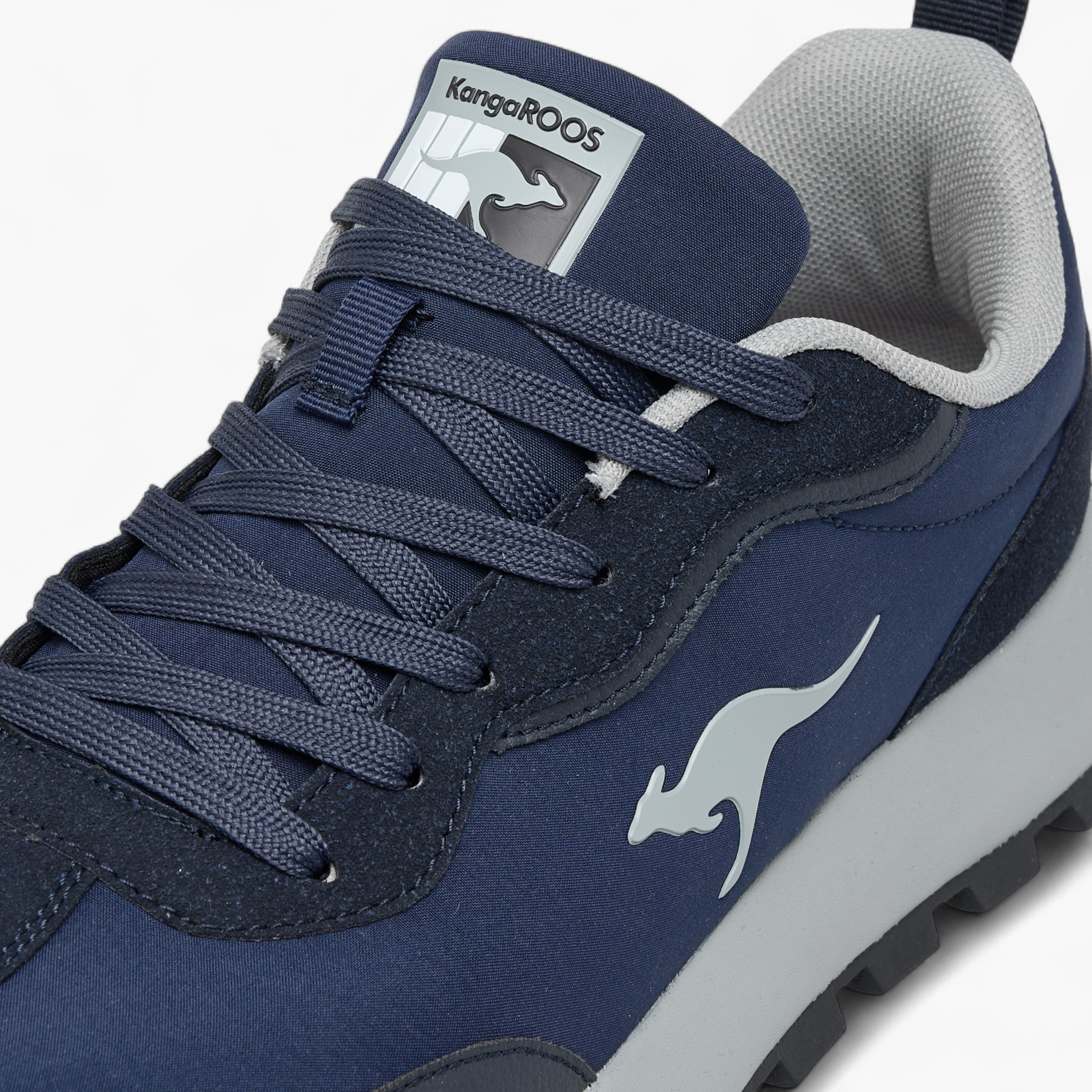 حذاء سنيكرز بألواح ورباط إغلاق للرجال من كانجاروز-men-shoes-sneakers-image-2