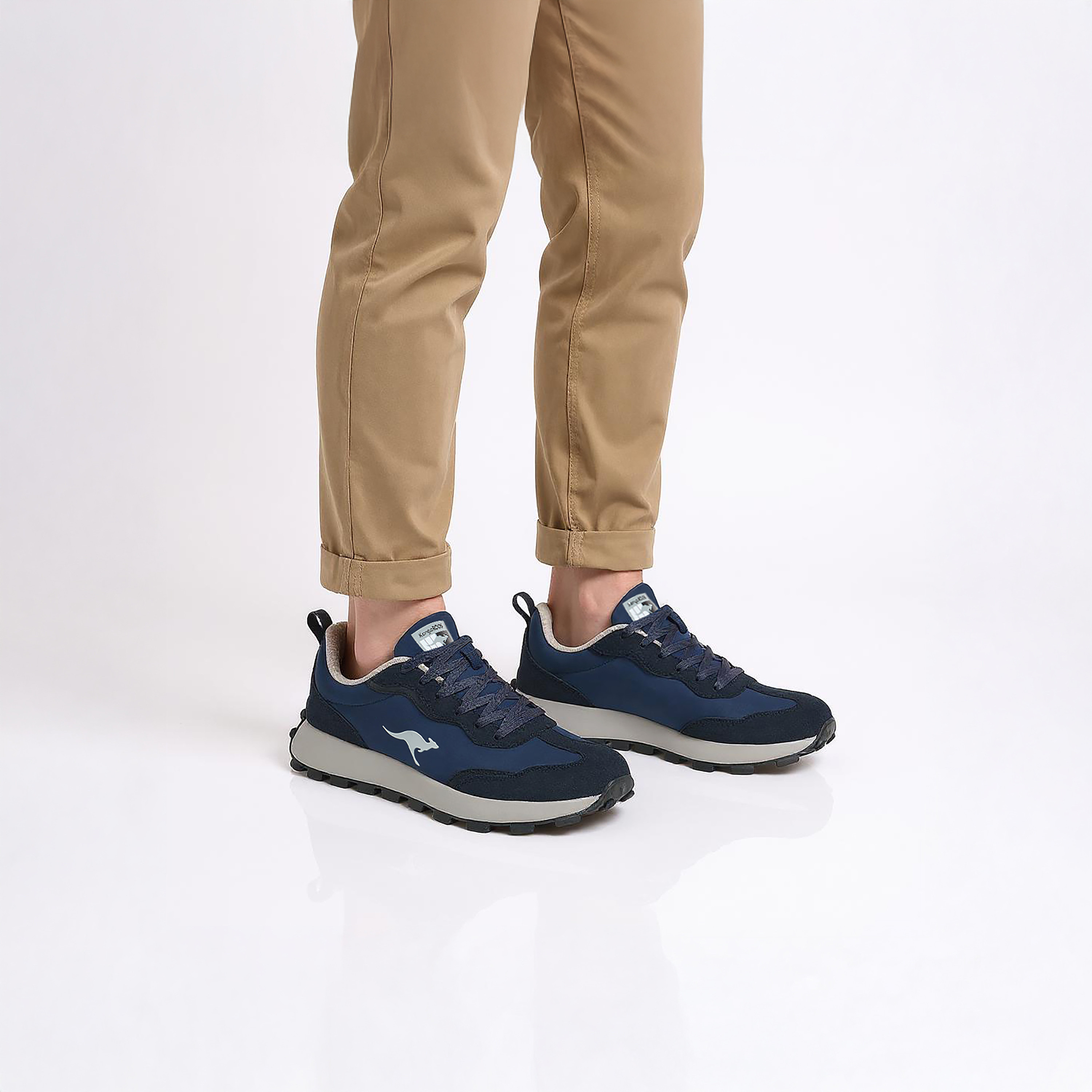 حذاء سنيكرز بألواح ورباط إغلاق للرجال من كانجاروز-men-shoes-sneakers-image-5