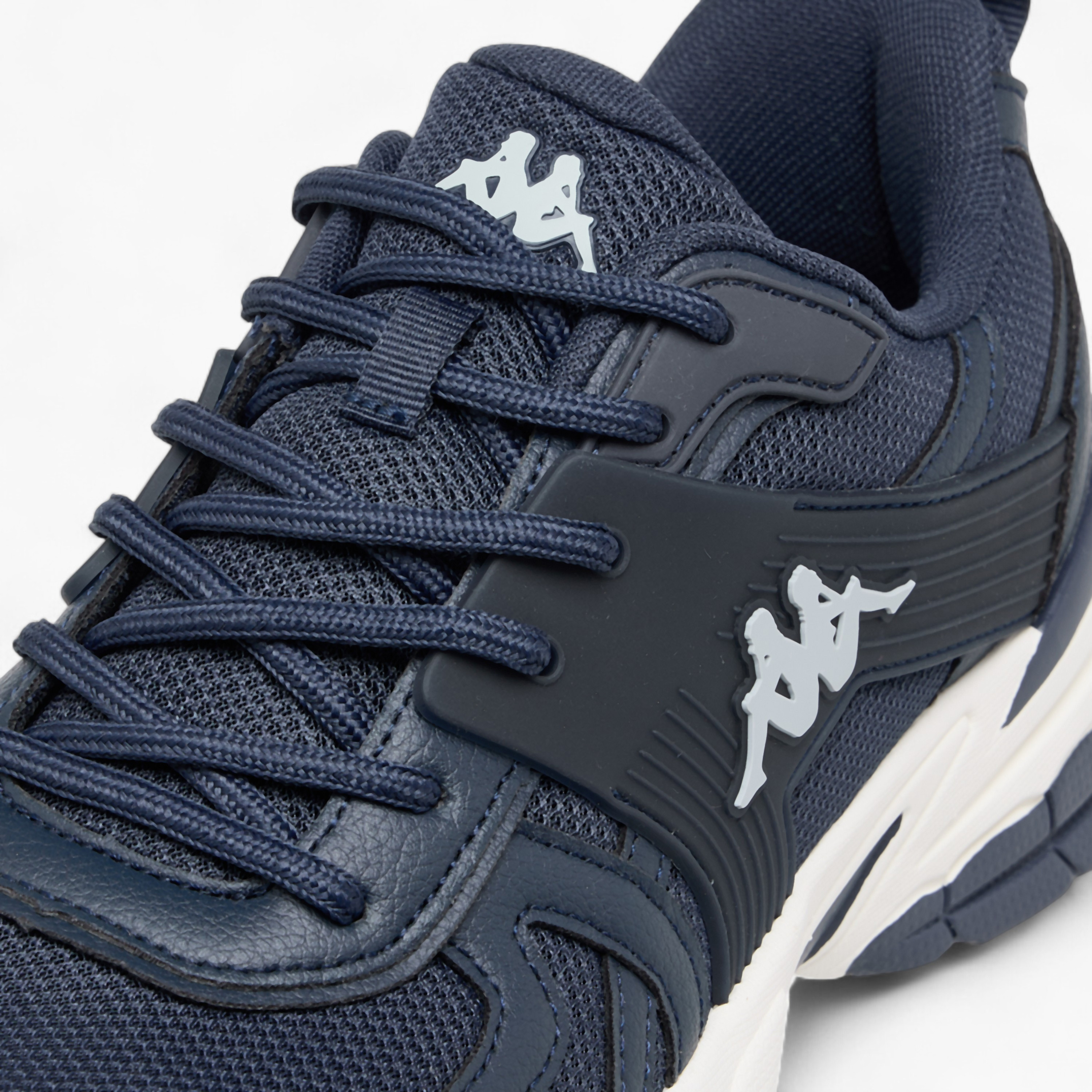 حذاء رياضي برباط إغلاق وشعار للرجال من كابا-sports-men-shoes-image-5