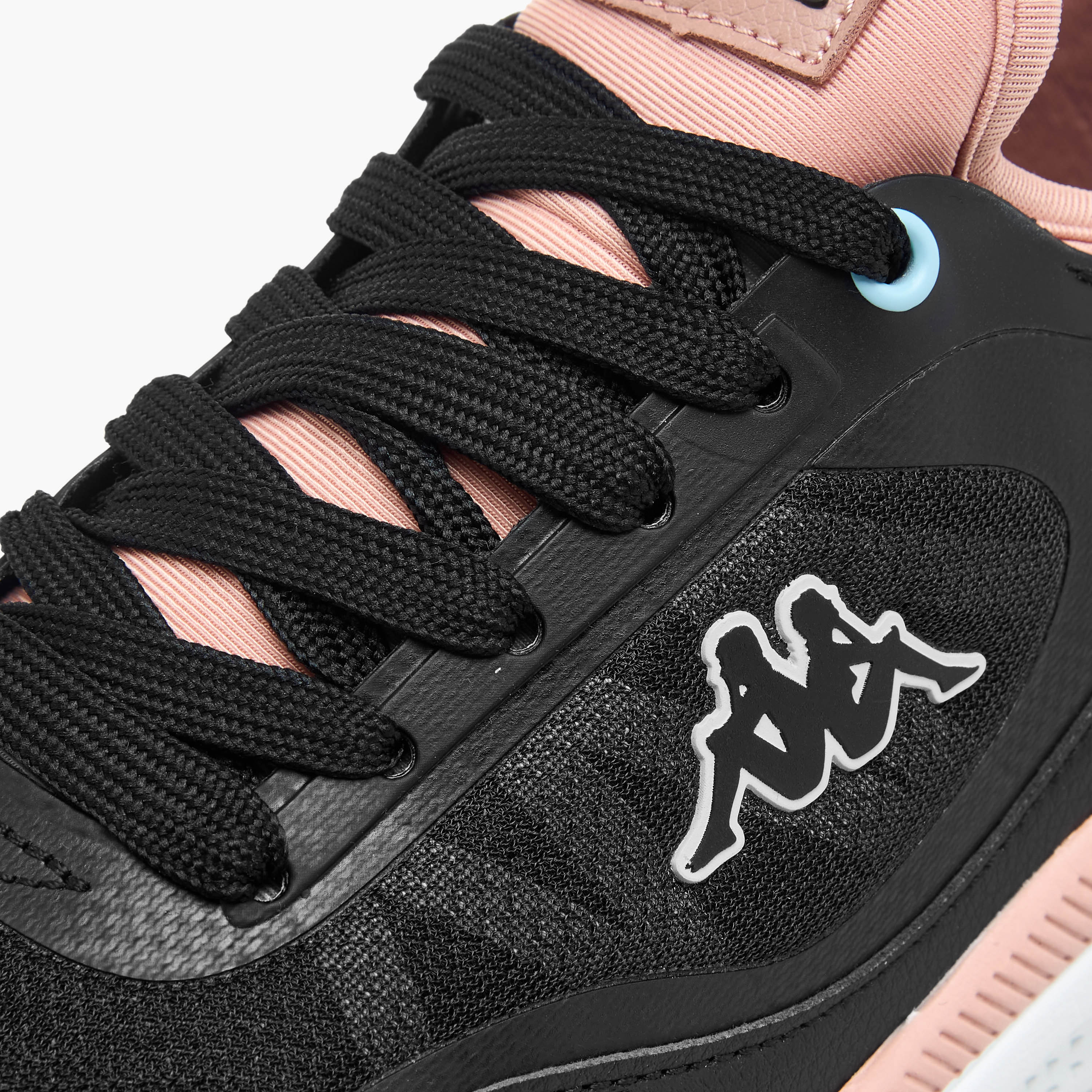 حذاء رياضي برباط إغلاق وطبعات الشعار للنساء من كابا-sports-women-shoes-image-4