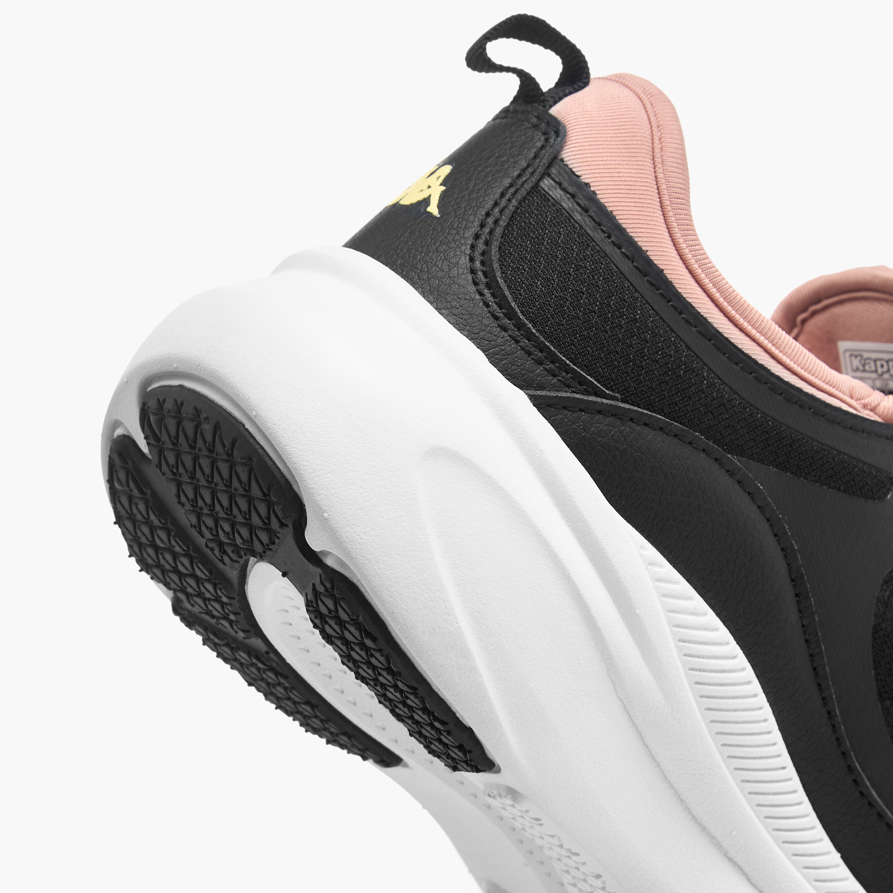 حذاء رياضي برباط إغلاق وطبعات الشعار للنساء من كابا-sports-women-shoes-image-5