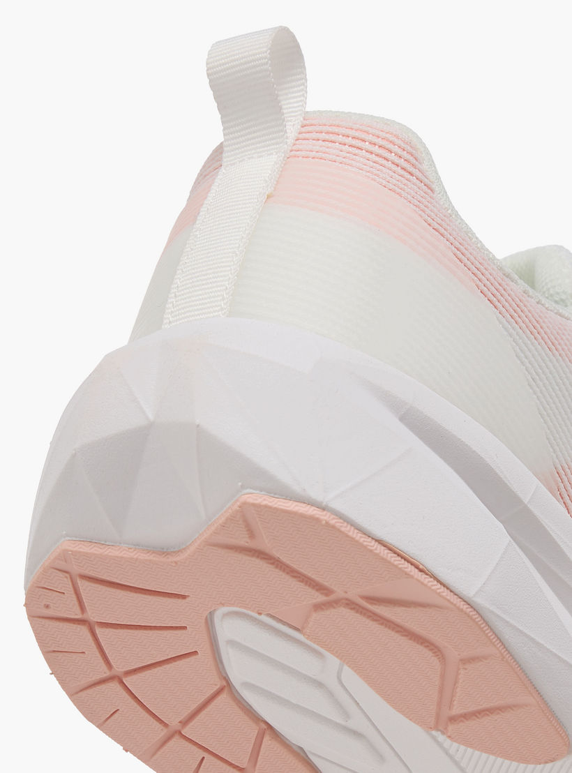 حذاء رياضي برباط إغلاق وتفاصيل شعار للنساء من كابا-women-shoes-sports-image-7