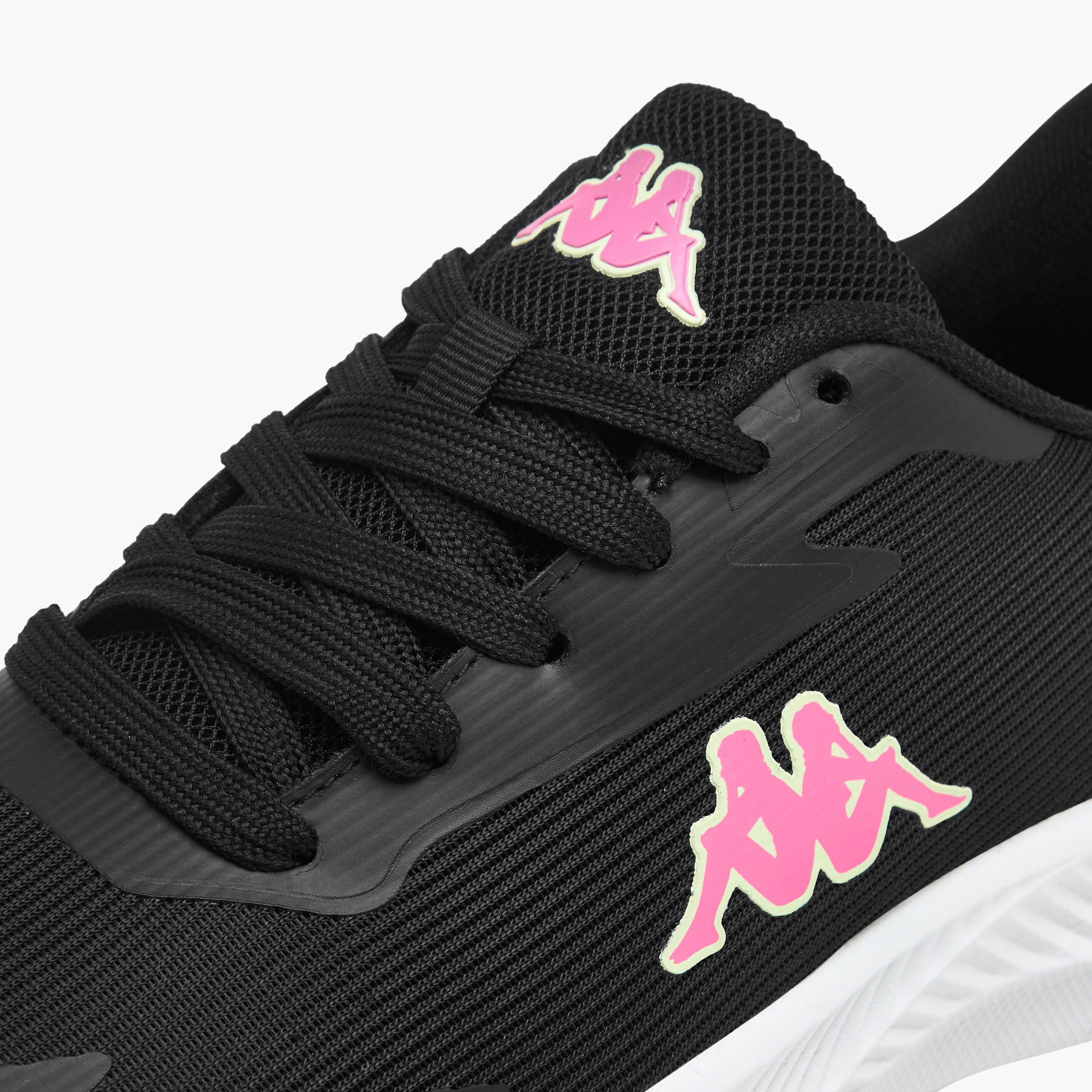 حذاء رياضي بتفاصيل شعار ورباط إغلاق للنساء من كابا-sports-women-shoes-image-4