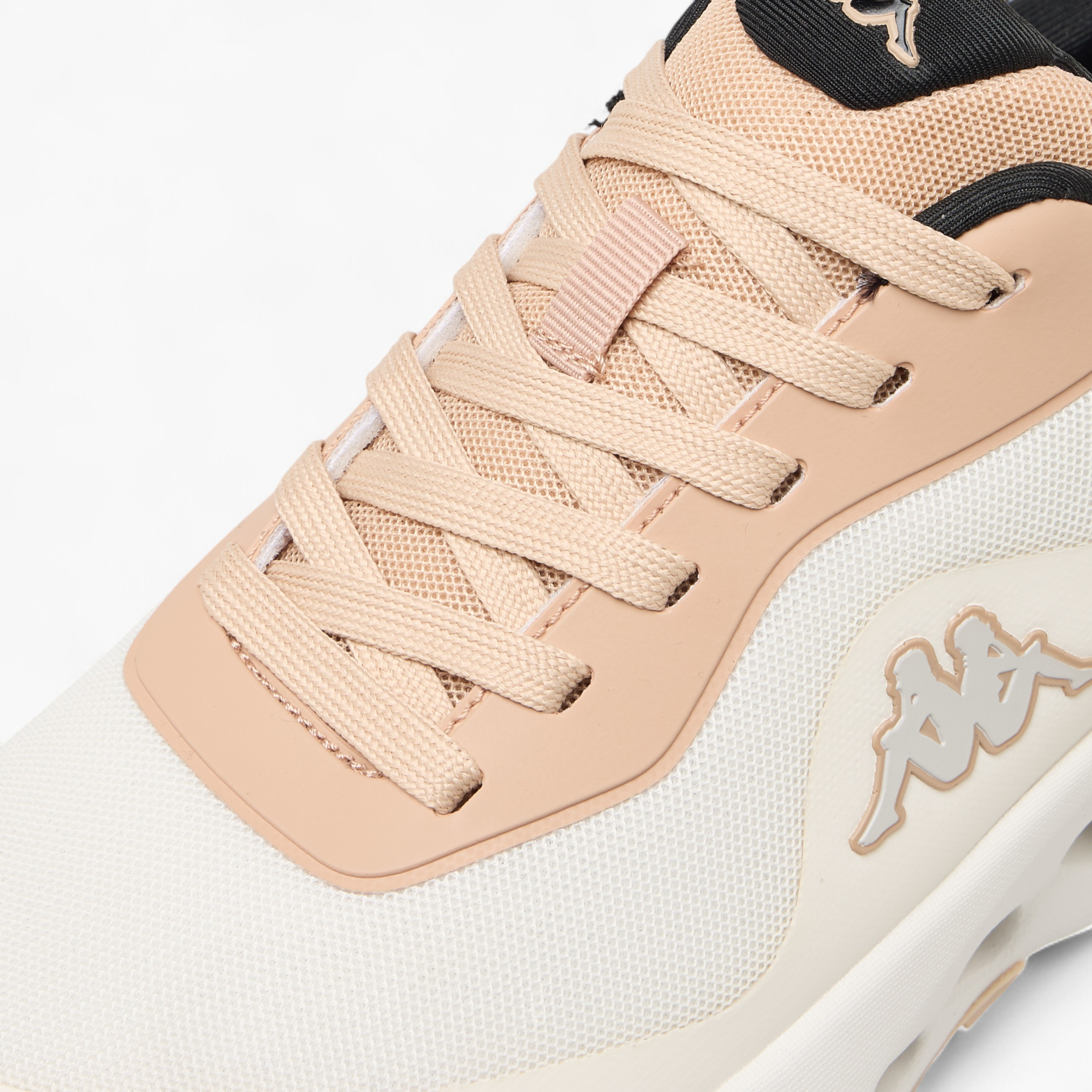 حذاء رياضي برباط إغلاق وتفاصيل شعار للنساء من كابا-women-shoes-sports-image-2