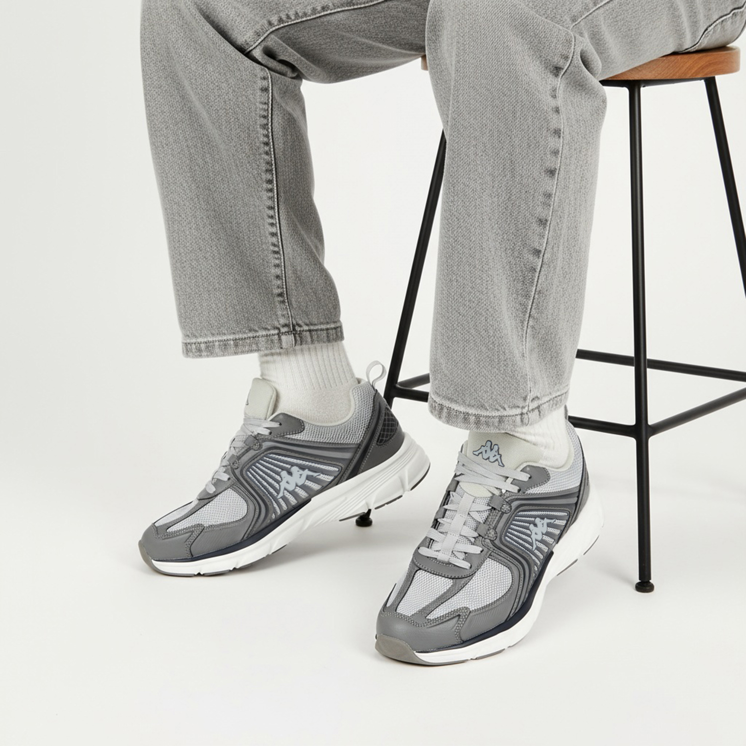 حذاء رياضي برباط إغلاق للرجال من كابا-men-shoes-sports-image-2