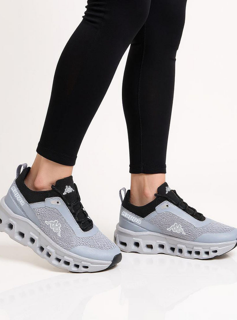 حذاء رياضي برباط إغلاق وشعار للنساء من كابا-sports-women-shoes-image-2