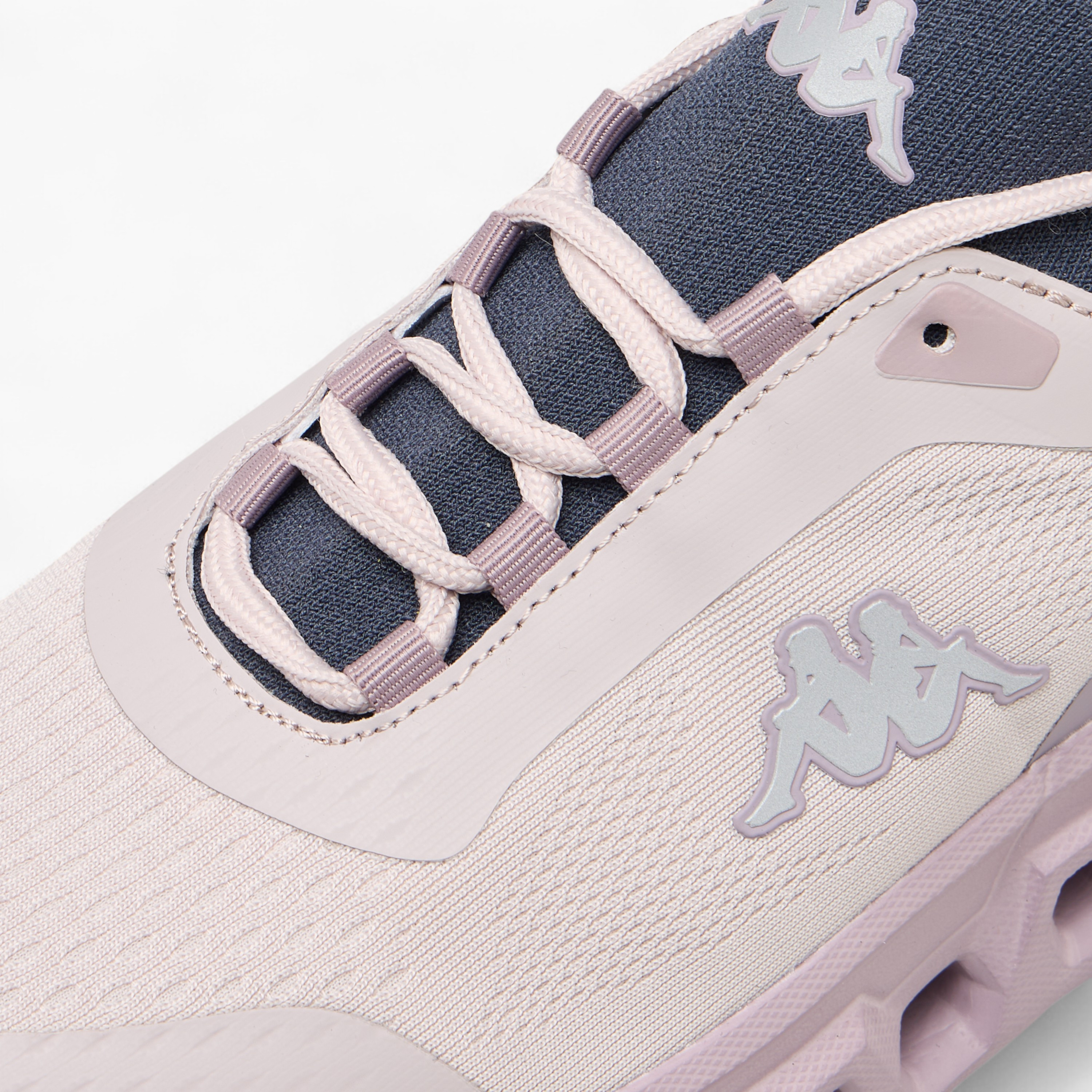 حذاء رياضي برباط إغلاق وشعار للنساء من كابا-sports-women-shoes-image-5