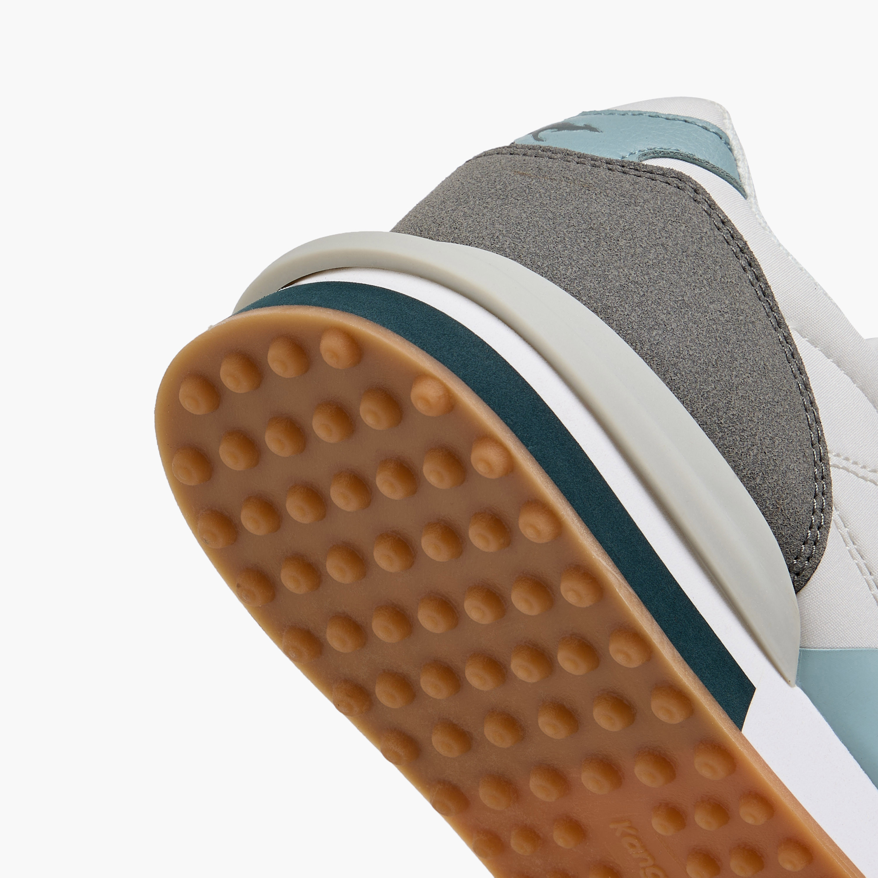 حذاء رياضي بقوالب ملونة ورباط للنساء من كانجاروز-women-shoes-sneakers-image-5
