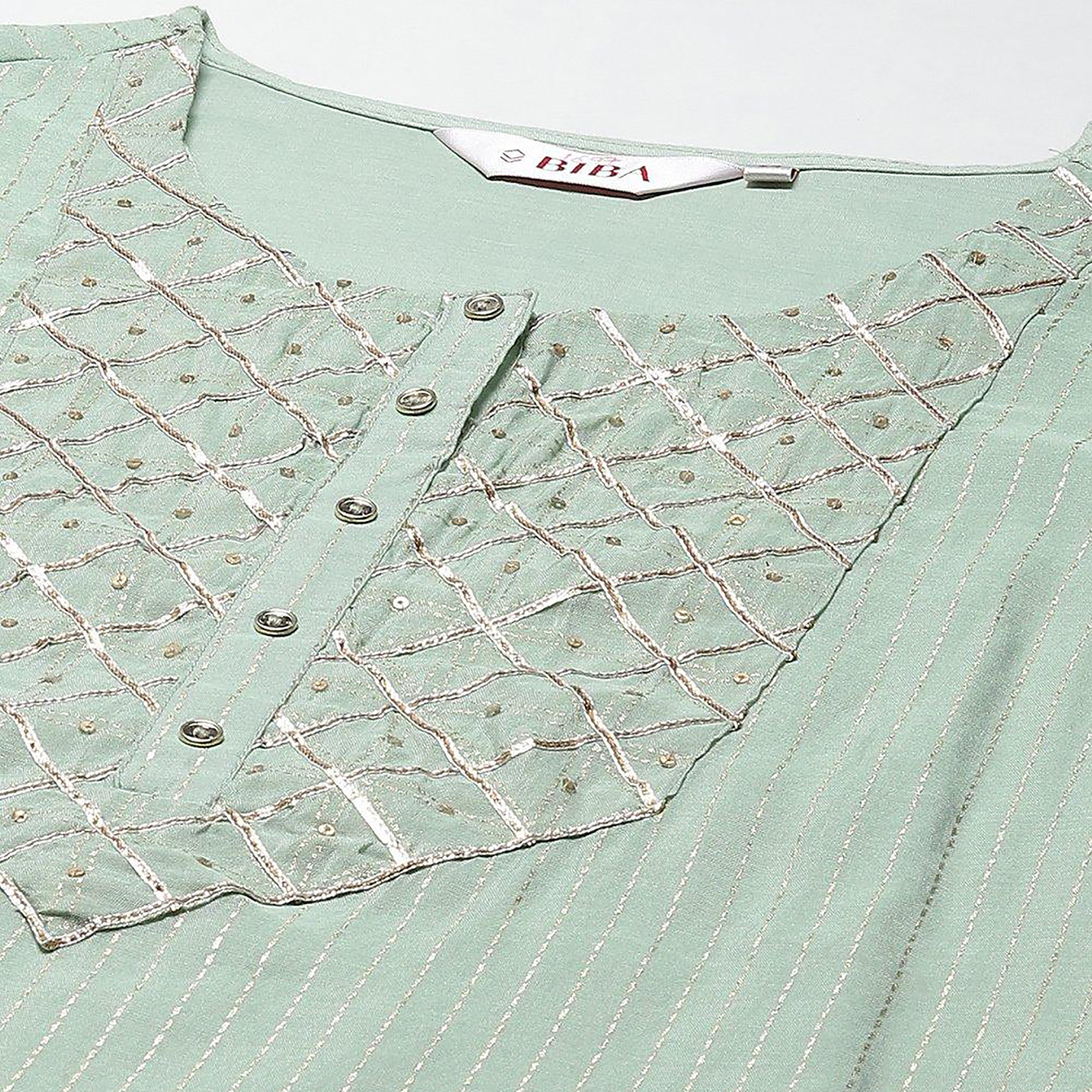 طقم كورتا وسروال بيبا مخطط من قطعتين بياقة دائرية مع مزين بغوتا باتي وسكوينس-women-clothing-ethnicwear-salwarsuits-image-2