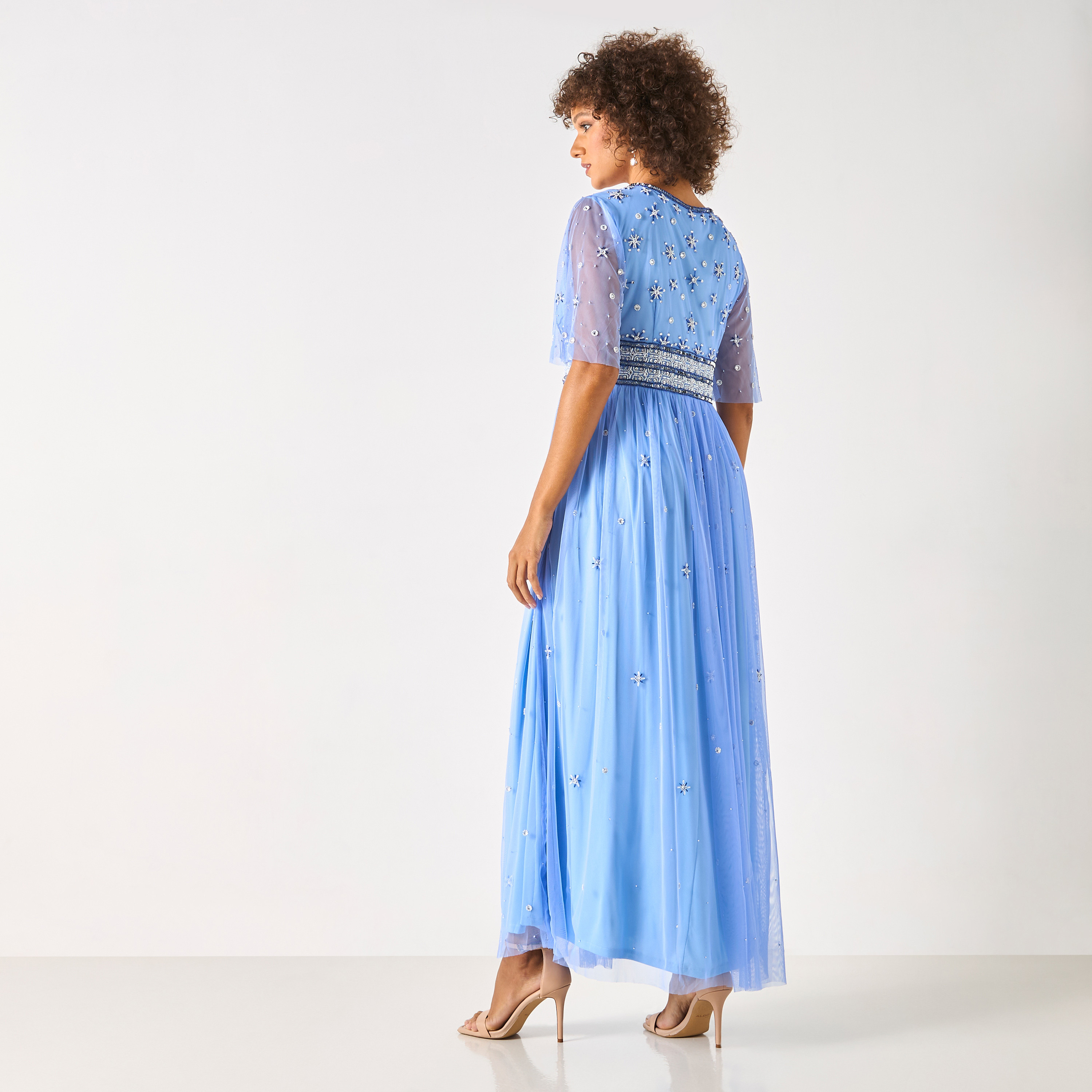 فستان طويل مزيّن بالأحجار بأكمام قصيرة وياقة V من تشارم-women-clothing-dresses-image-3