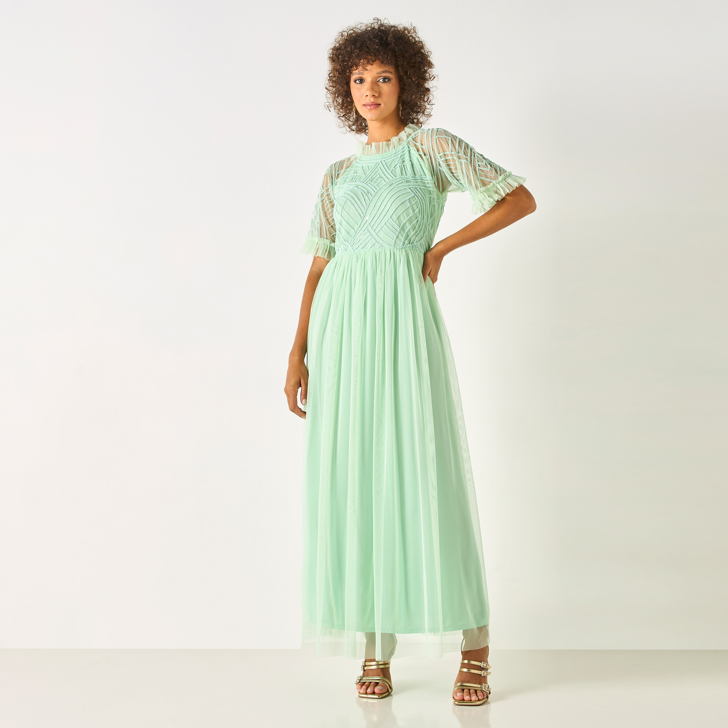 فستان طويل مزين بالخرز بياقة مستديرة وأكمام قصيرة من شارمي-women-clothing-dresses-image-1
